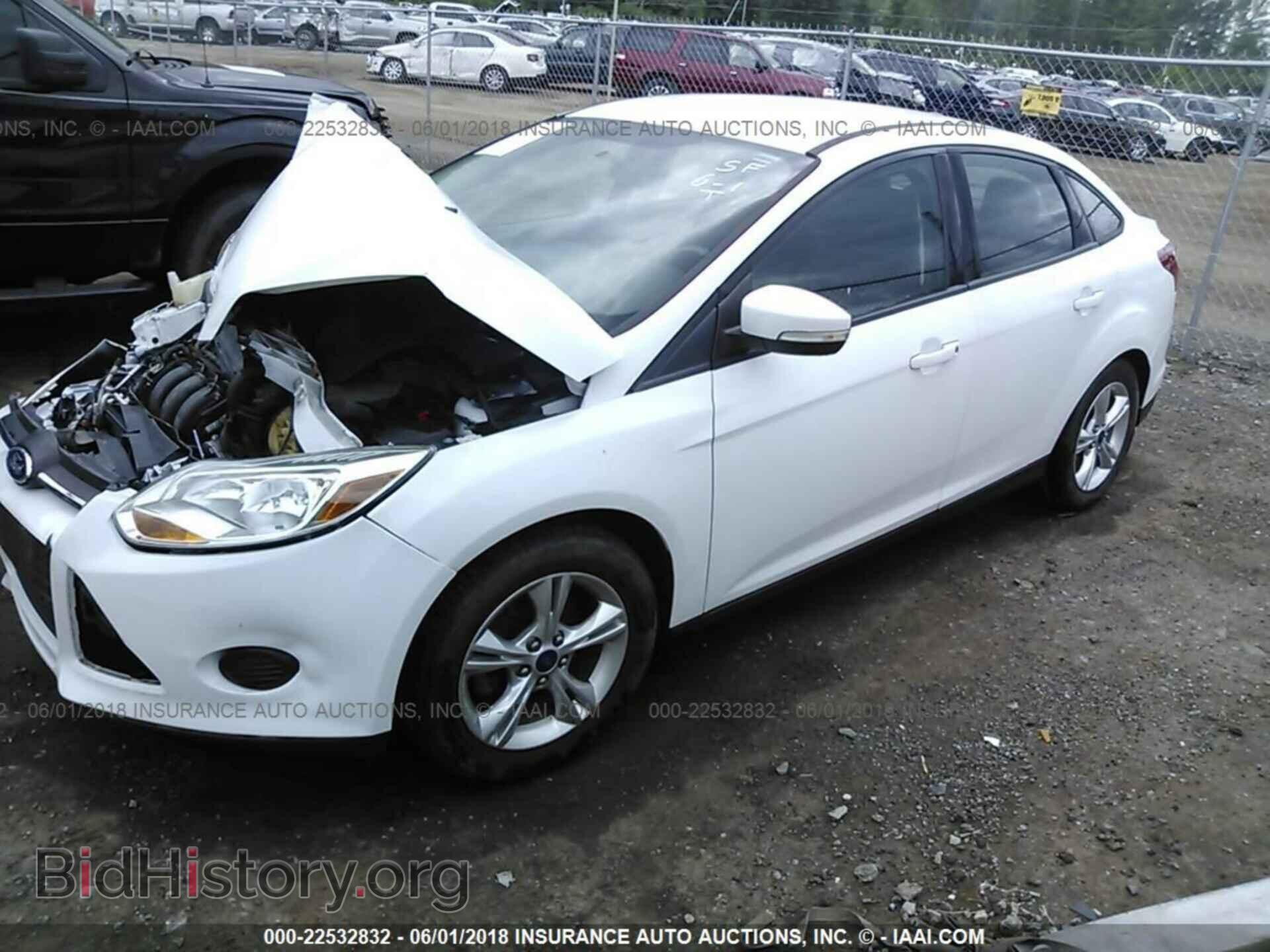 2014 Ford Focus - VIN: 1FADP3F2XEL174449 - Photo 2