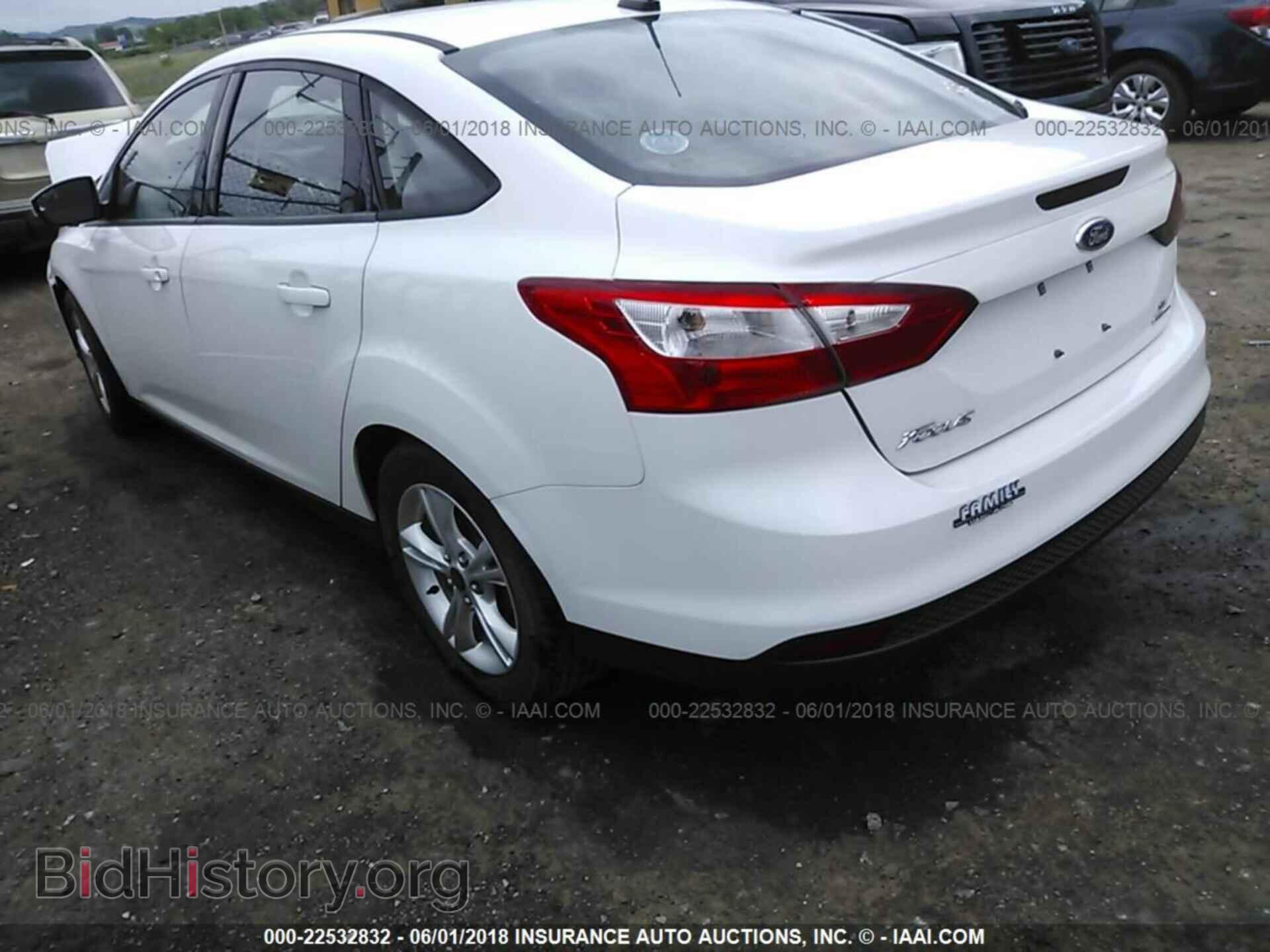 2014 Ford Focus - VIN: 1FADP3F2XEL174449 - Photo 3