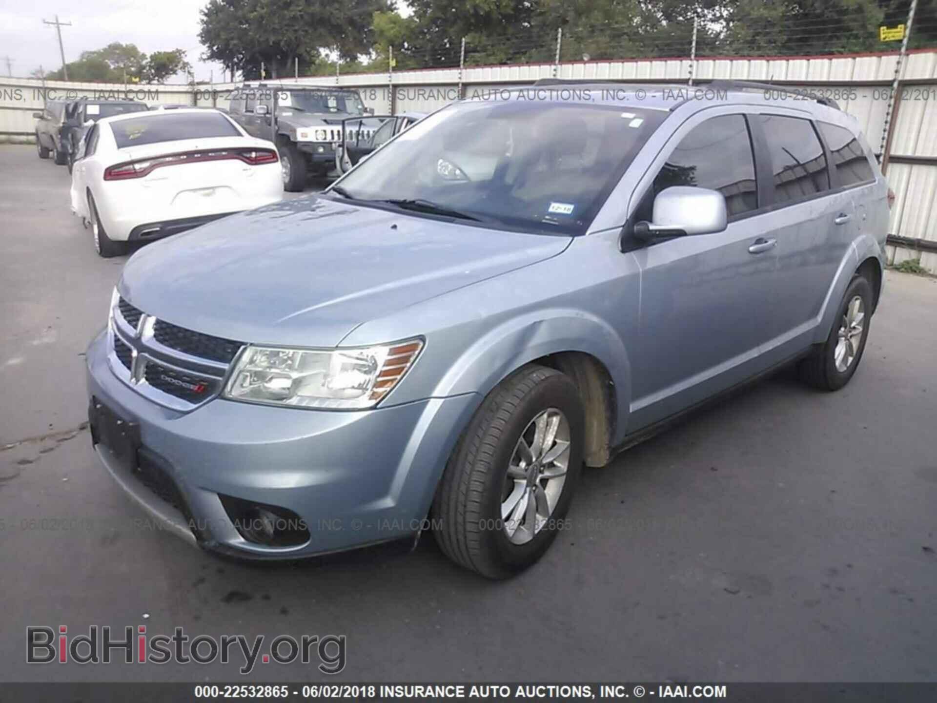 2013 Dodge Journey - VIN: 3C4PDCBGXDT677385 - Фото 2