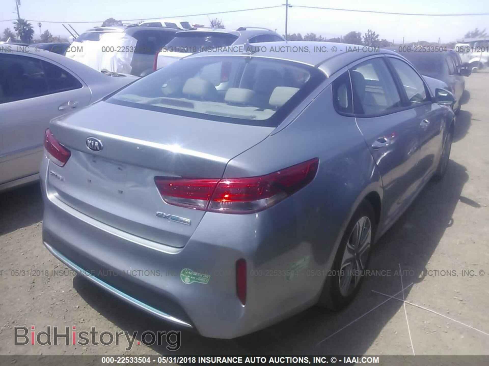 2017 Kia Optima - VIN: KNAGV4LD3H5010846 - Photo 4