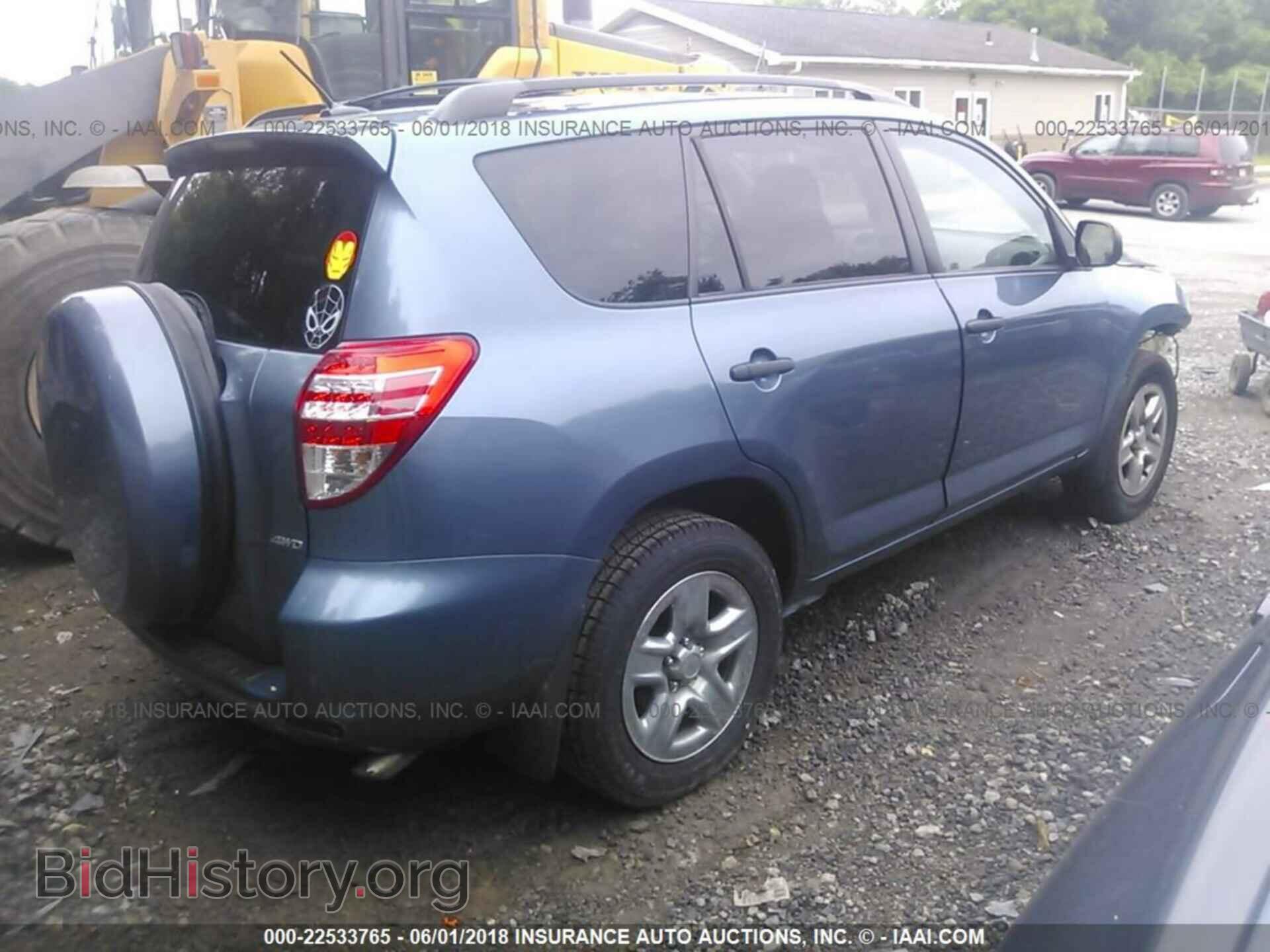 2011 Toyota Rav4 - VIN: 2T3BF4DV8BW124004 - Photo 4
