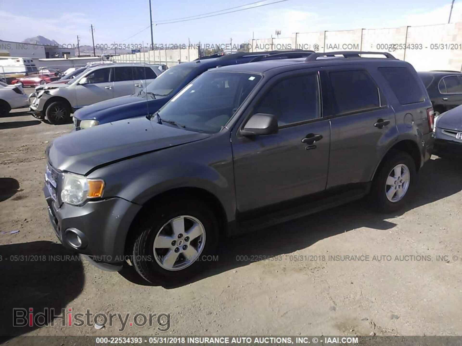 2011 Ford Escape - VIN: 1FMCU9D74BKA68513 - Photo 2
