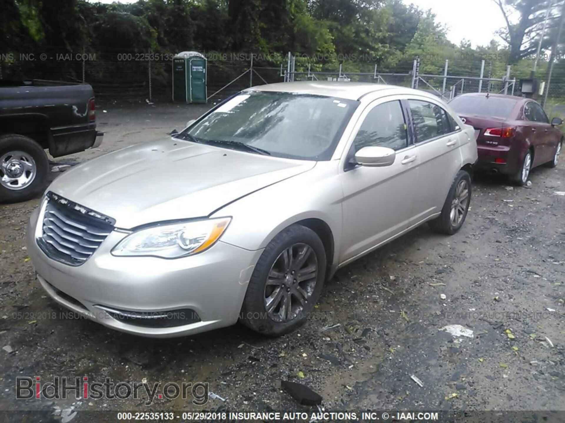 2013 Chrysler 200 - VIN: 1C3CCBBB9DN652966 - Photo 2