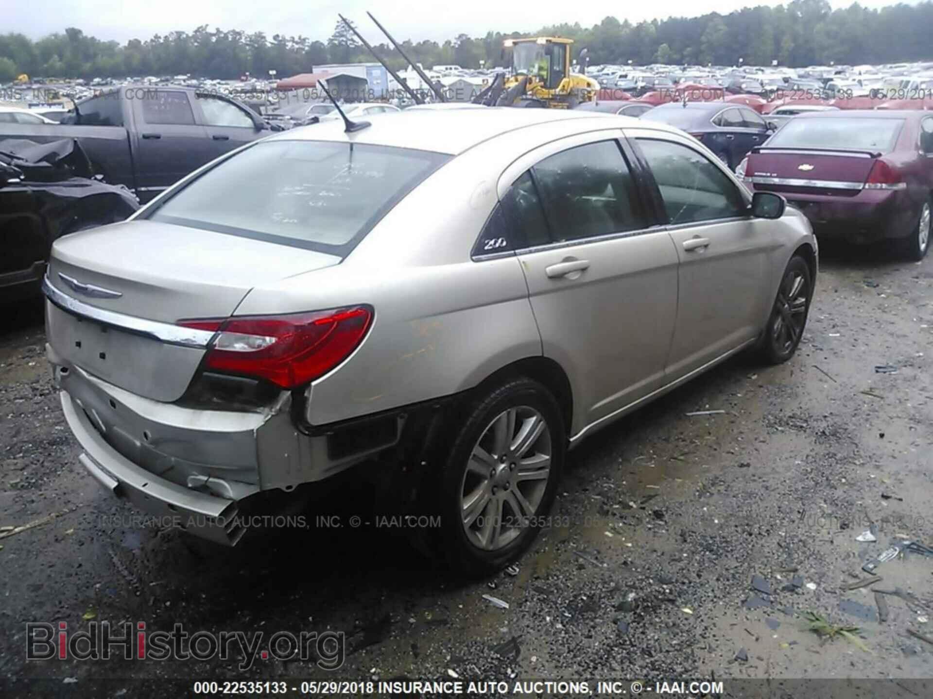 2013 Chrysler 200 - VIN: 1C3CCBBB9DN652966 - Photo 4
