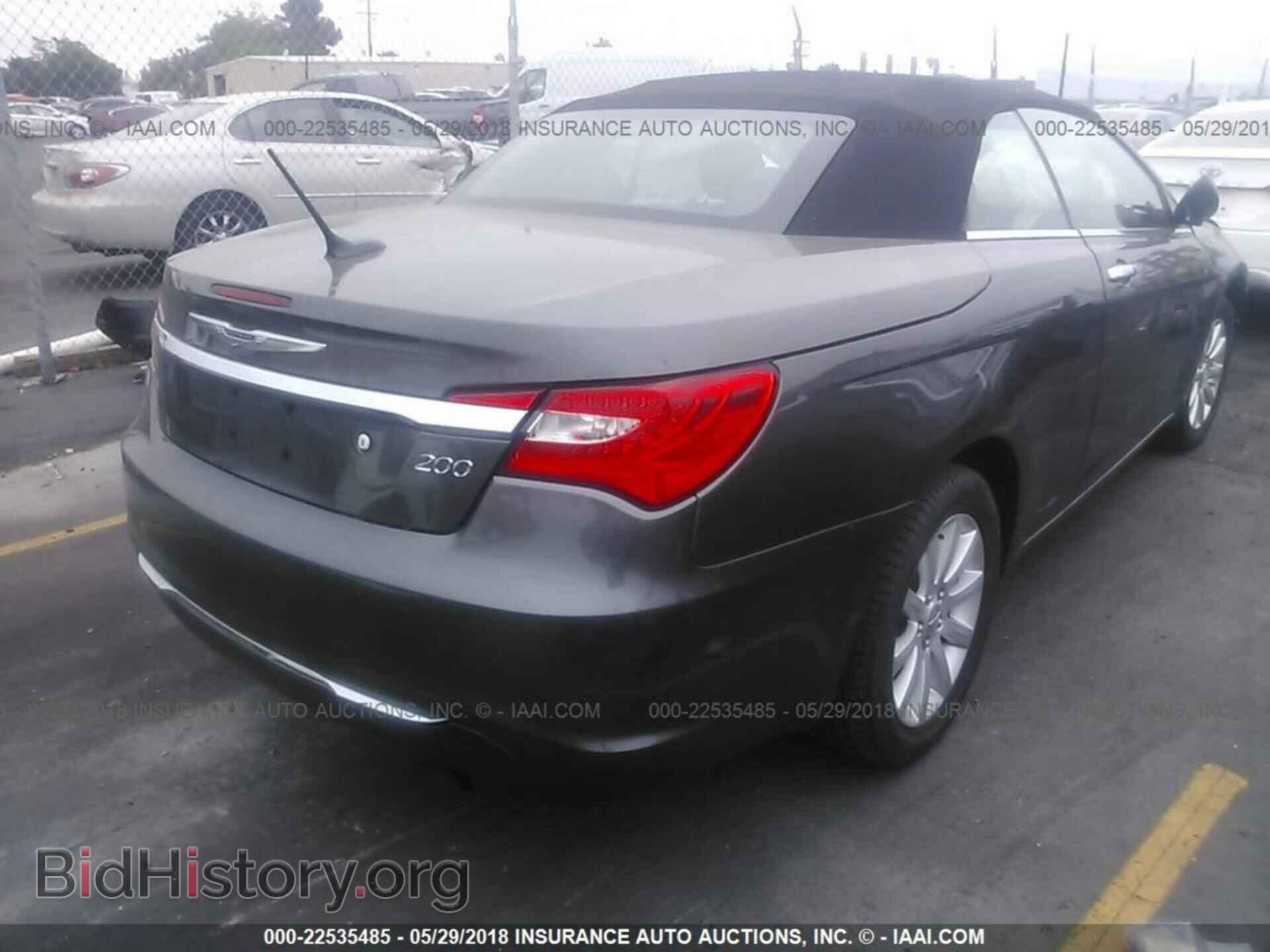 2014 Chrysler 200 - VIN: 1C3BCBEB6EN157892 - Photo 4