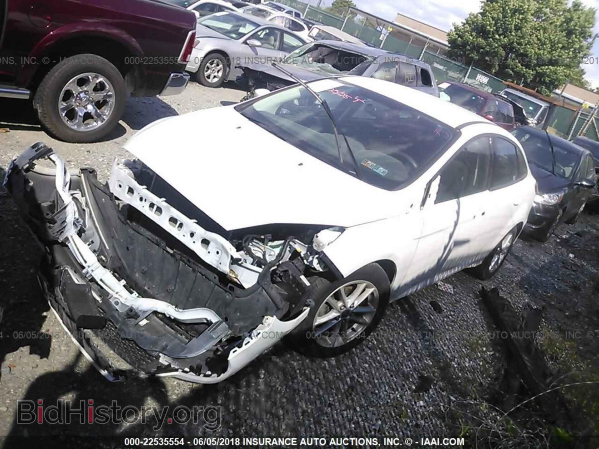 2015 Ford Focus - VIN: 1FADP3F28FL329470 - Фото 2