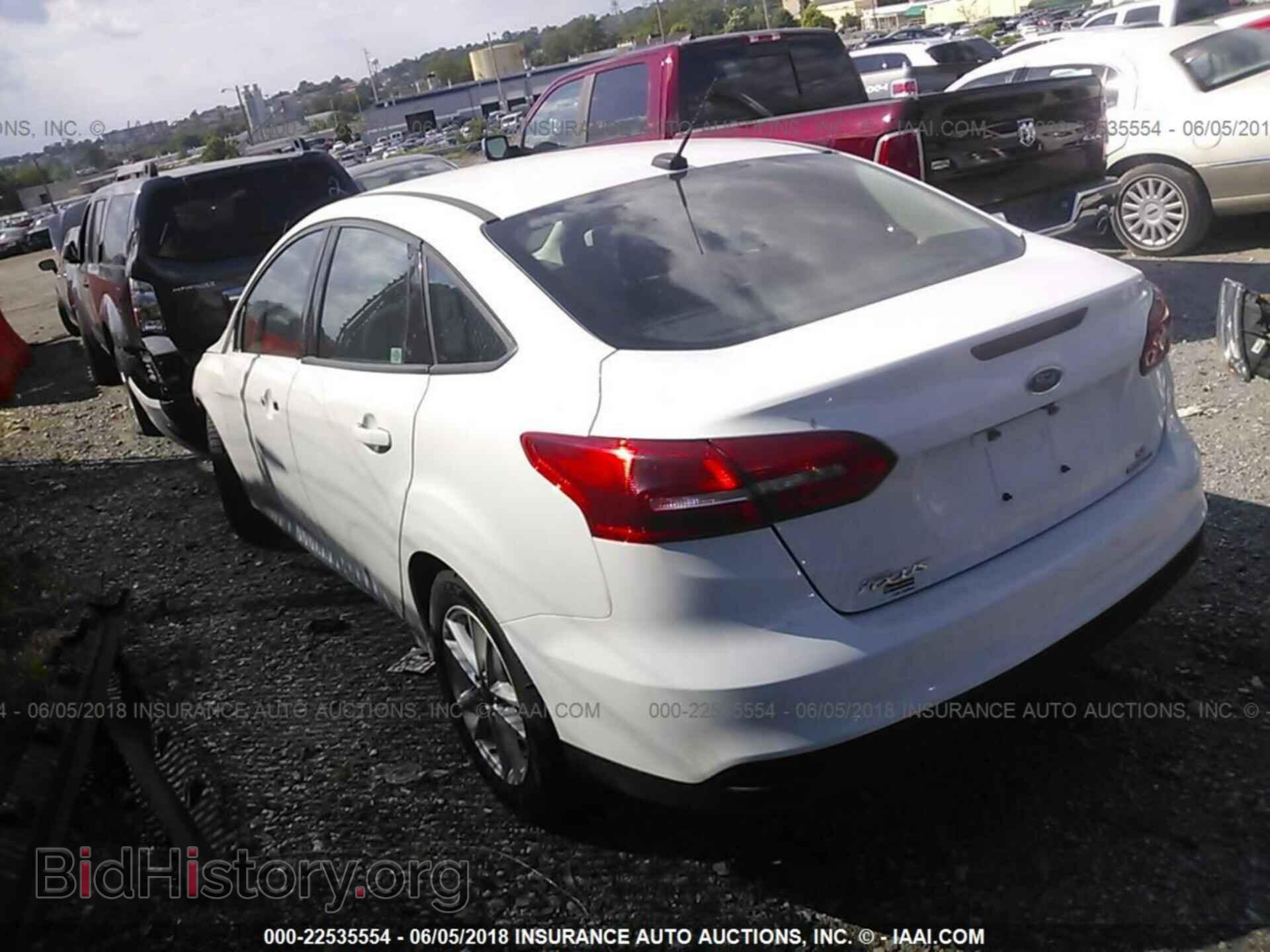 2015 Ford Focus - VIN: 1FADP3F28FL329470 - Фото 3