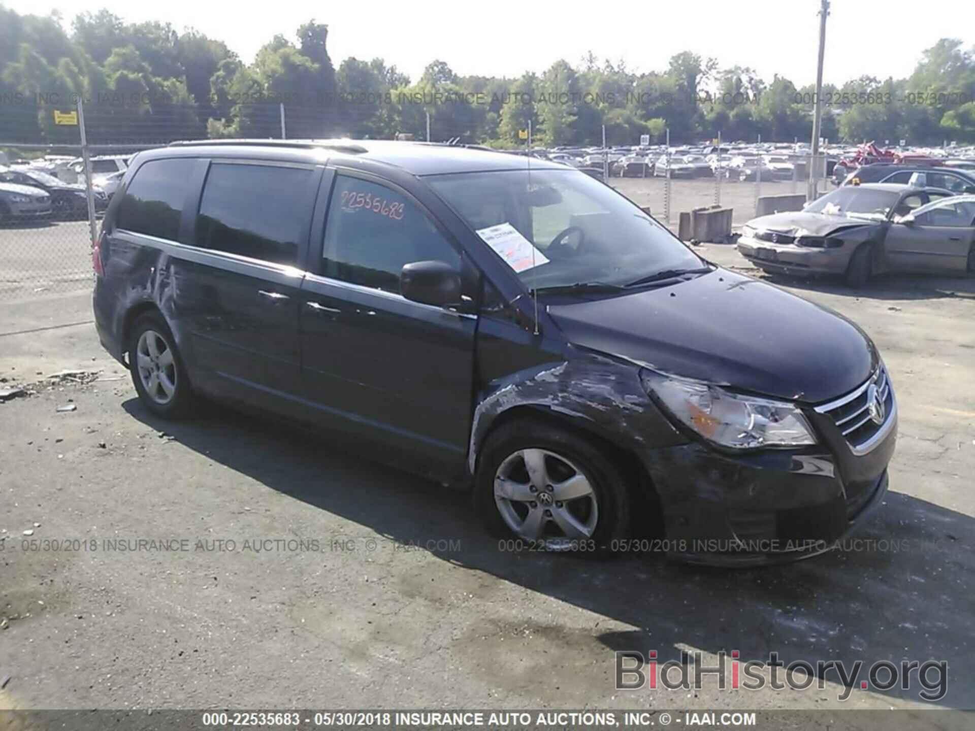 Фотография 2V4RW5DG7BR706309 - Volkswagen Routan 2011