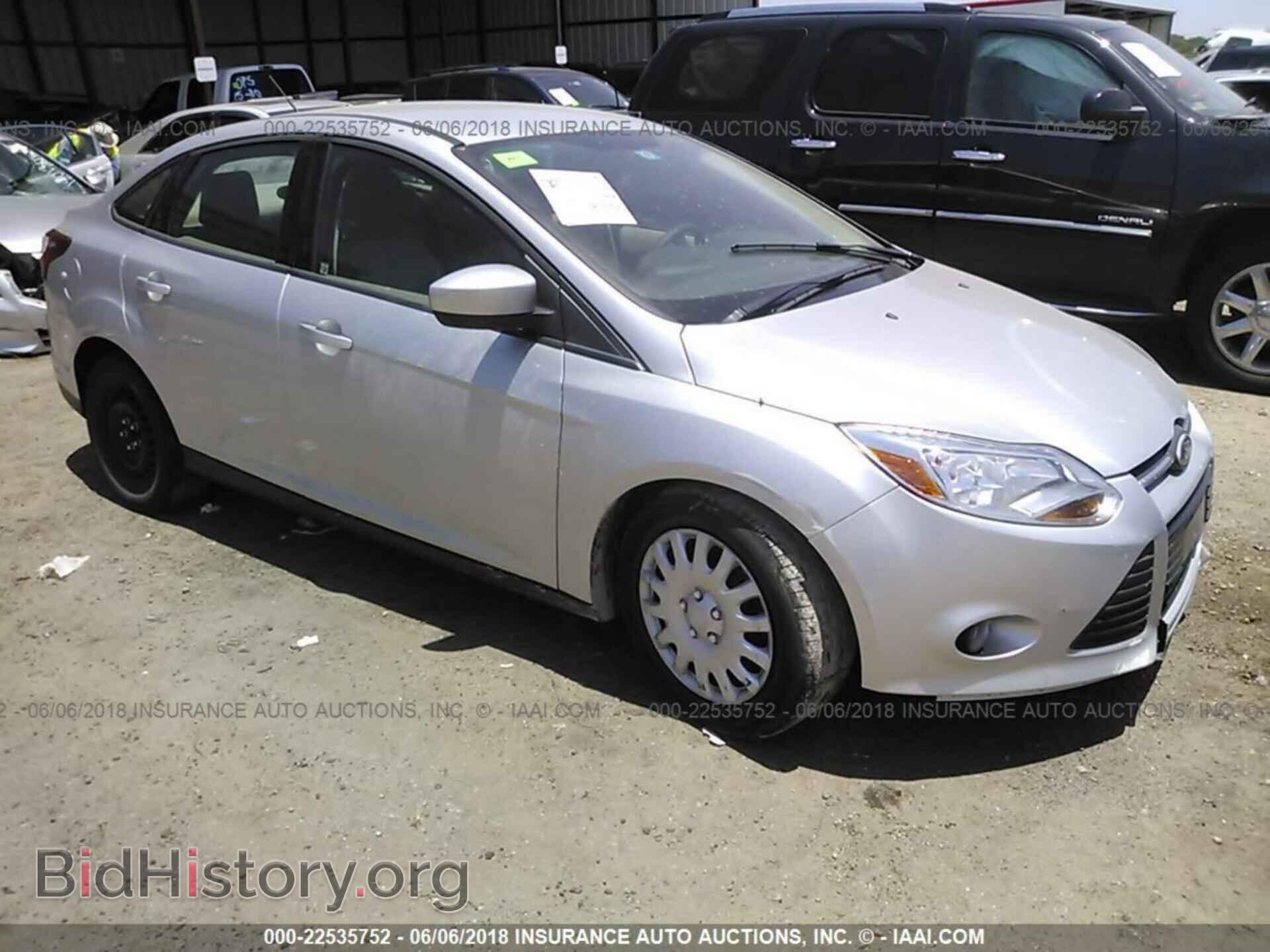 Photo 1FAHP3F29CL476359 - Ford Focus 2012