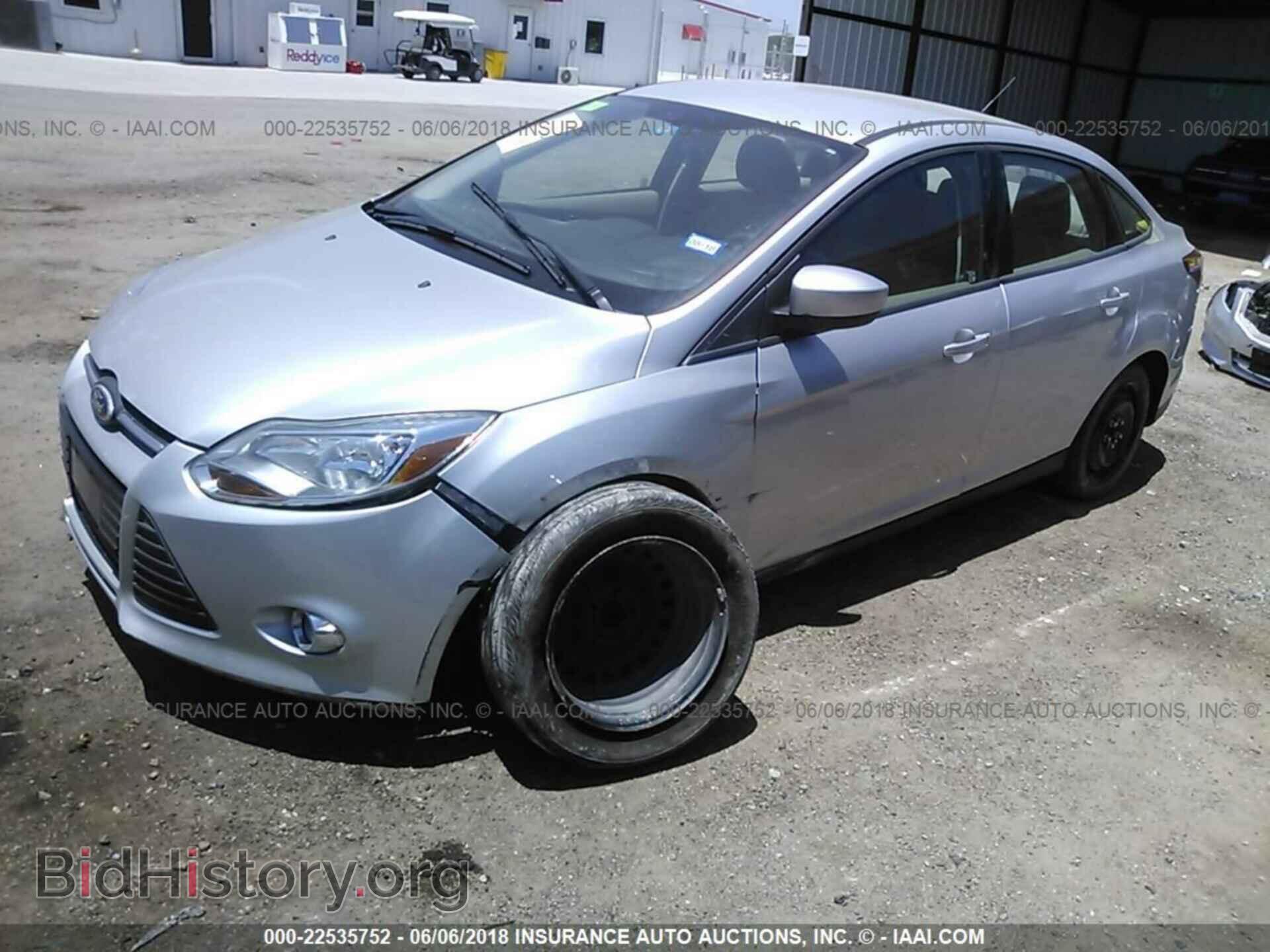 2012 Ford Focus - VIN: 1FAHP3F29CL476359 - Photo 2