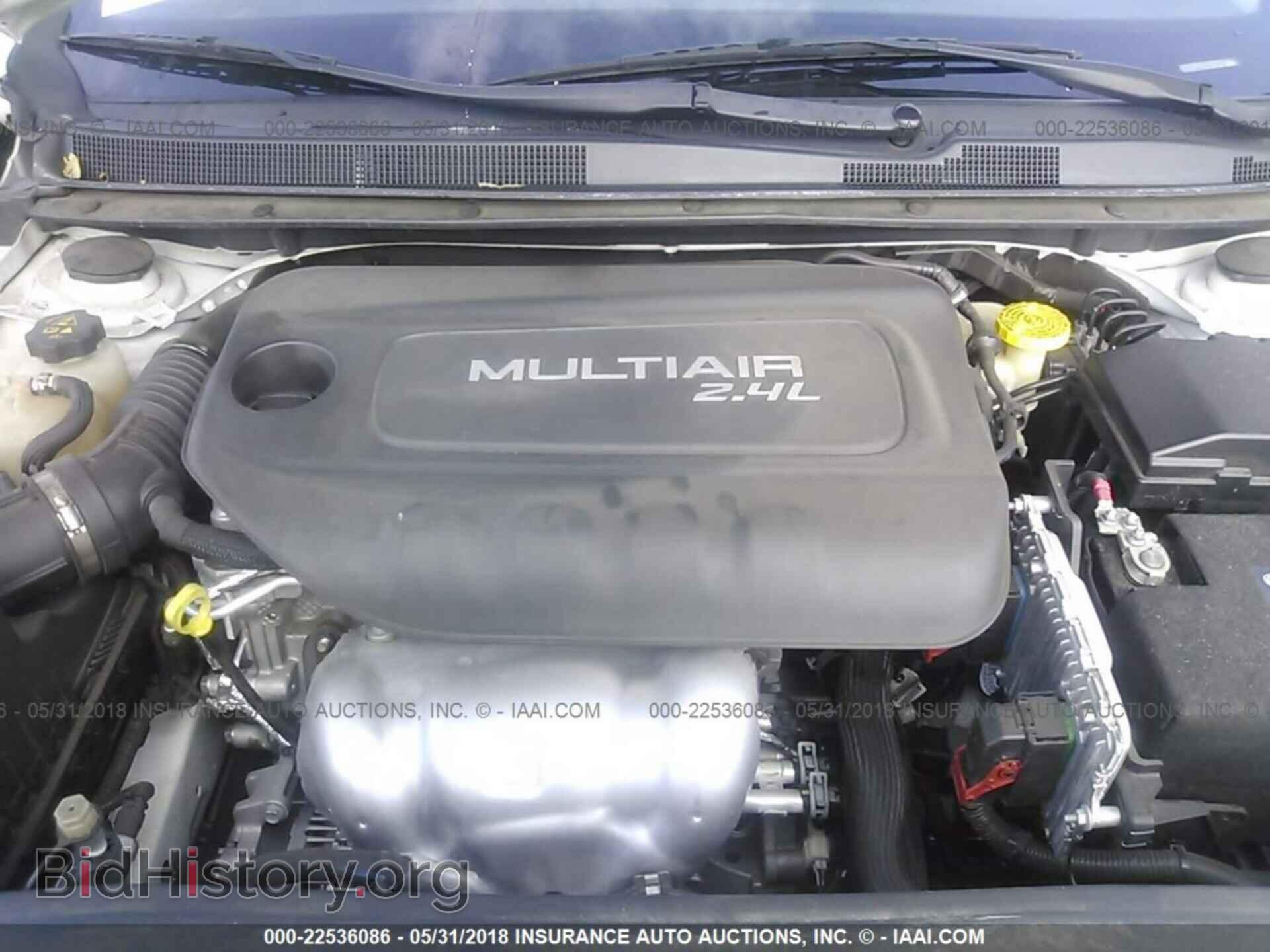2015 Chrysler 200 - VIN: 1C3CCCABXFN729757 - Фото 10