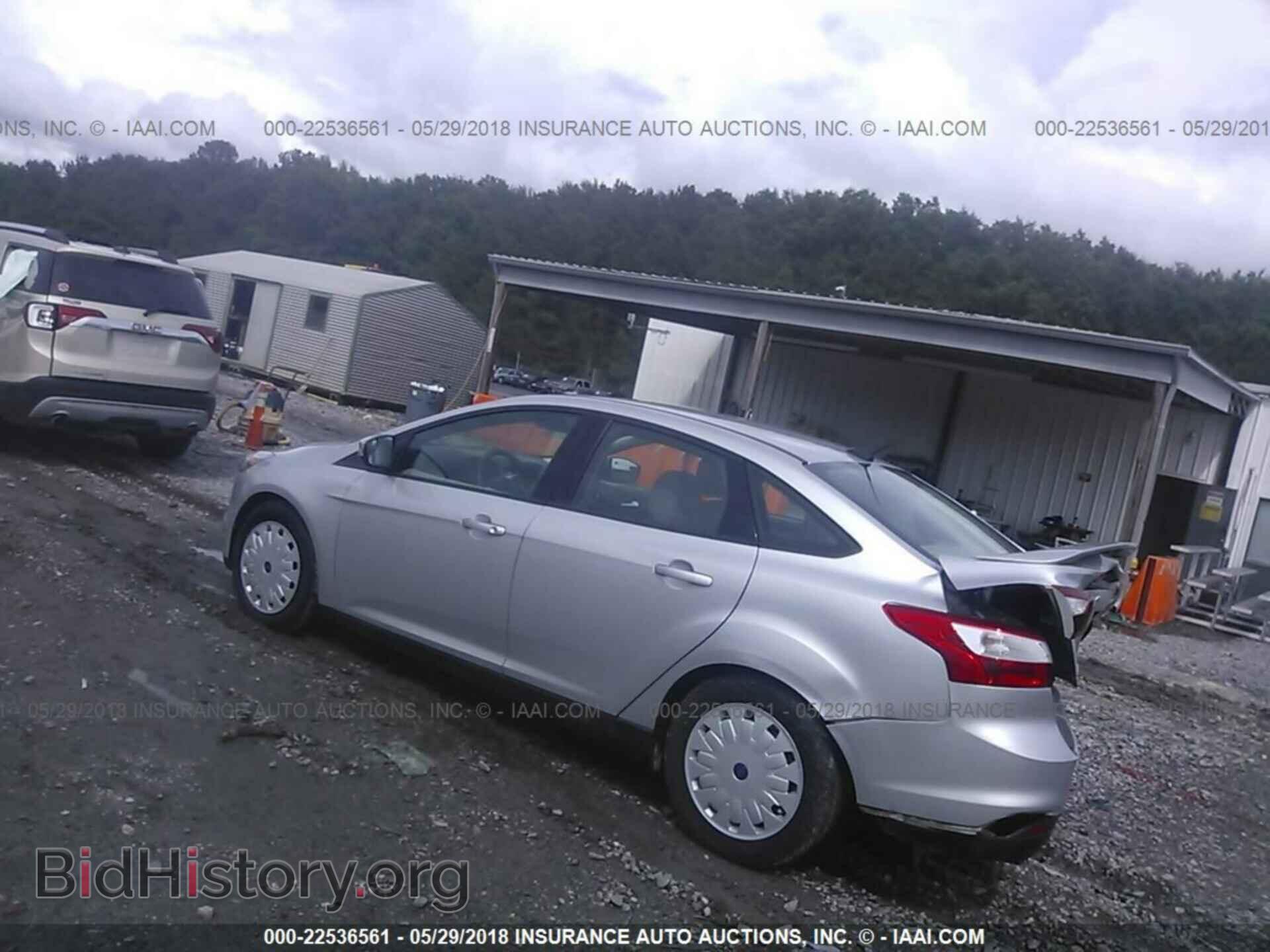 2014 Ford Focus - VIN: 1FADP3F26EL251446 - Photo 3