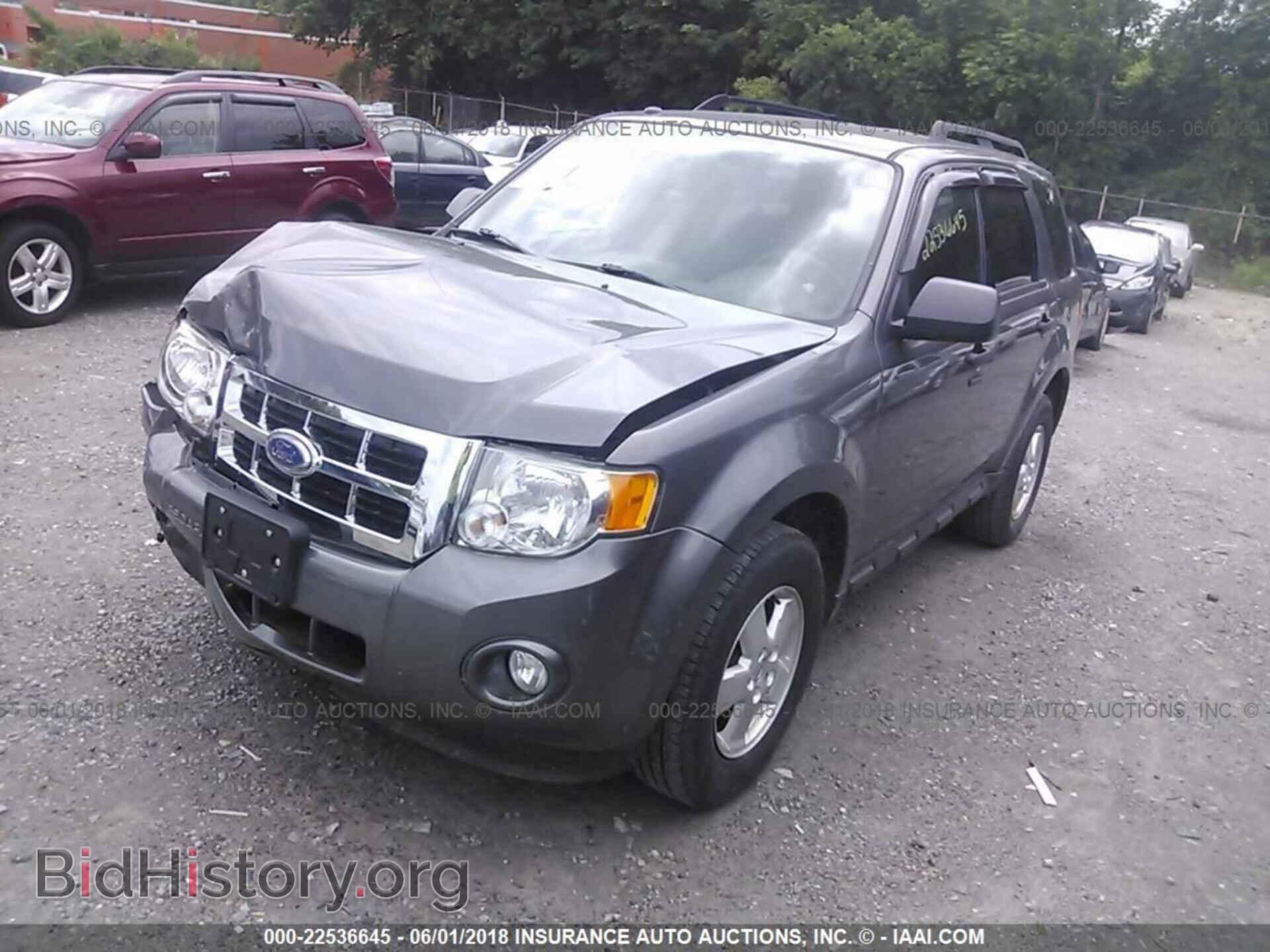 2012 Ford Escape - VIN: 1FMCU0D72CKA29142 - Photo 2
