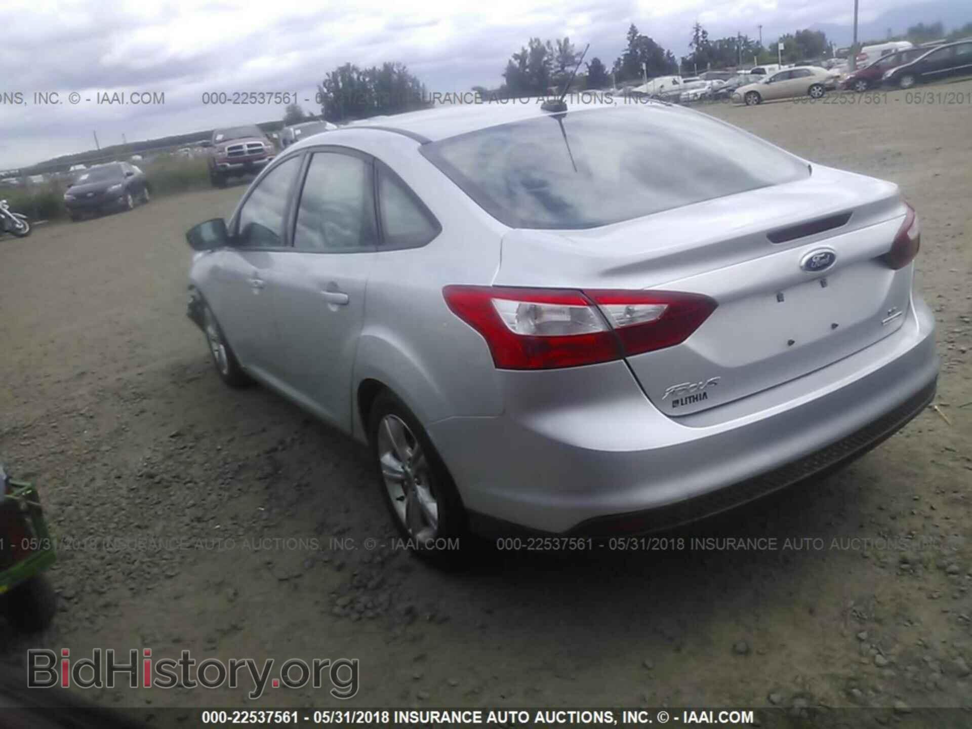 2014 Ford Focus - VIN: 1FADP3F28EL270967 - Photo 3