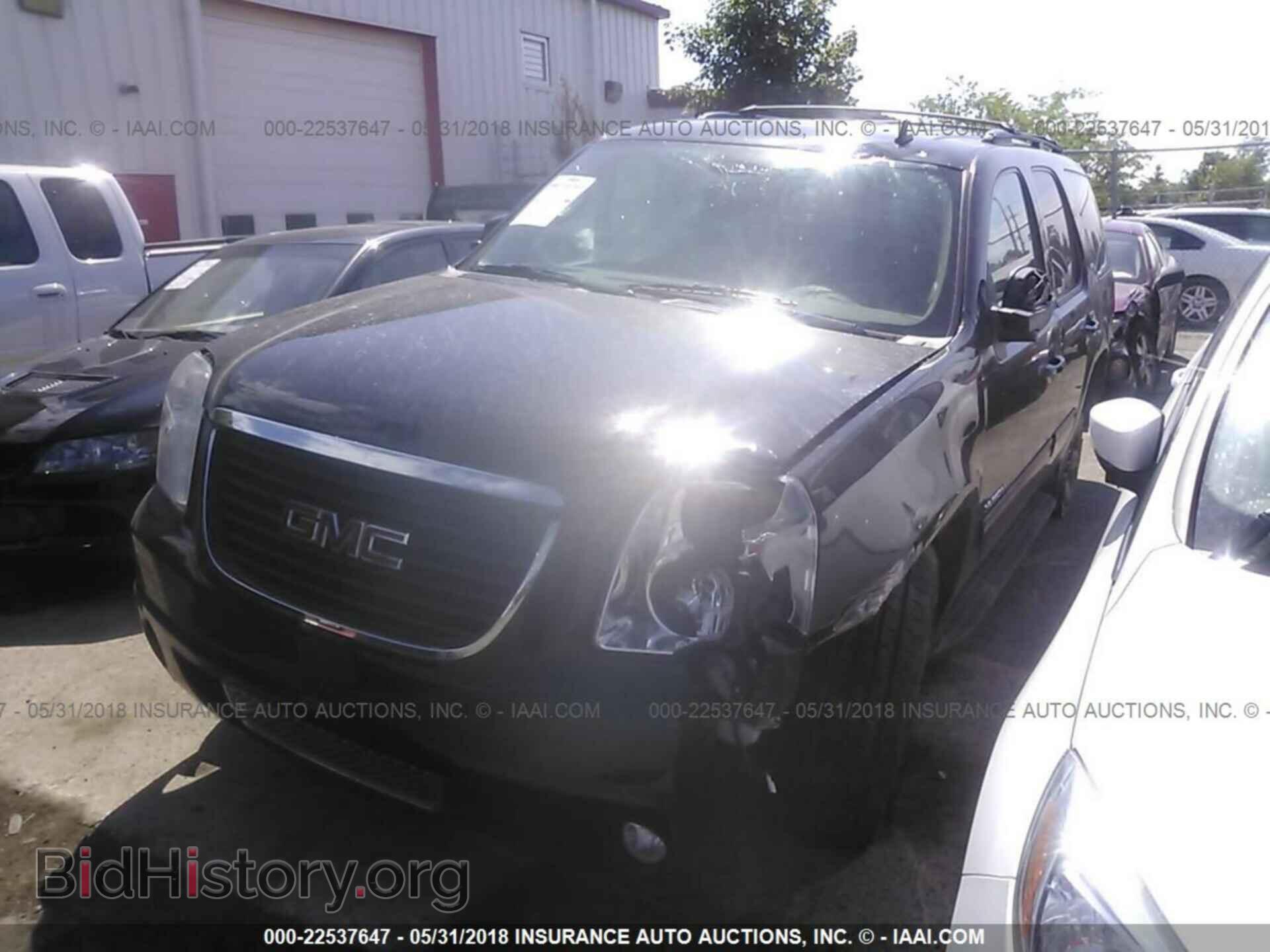 2013 Gmc Yukon - VIN: 1GKS2CE02DR186837 - Photo 2
