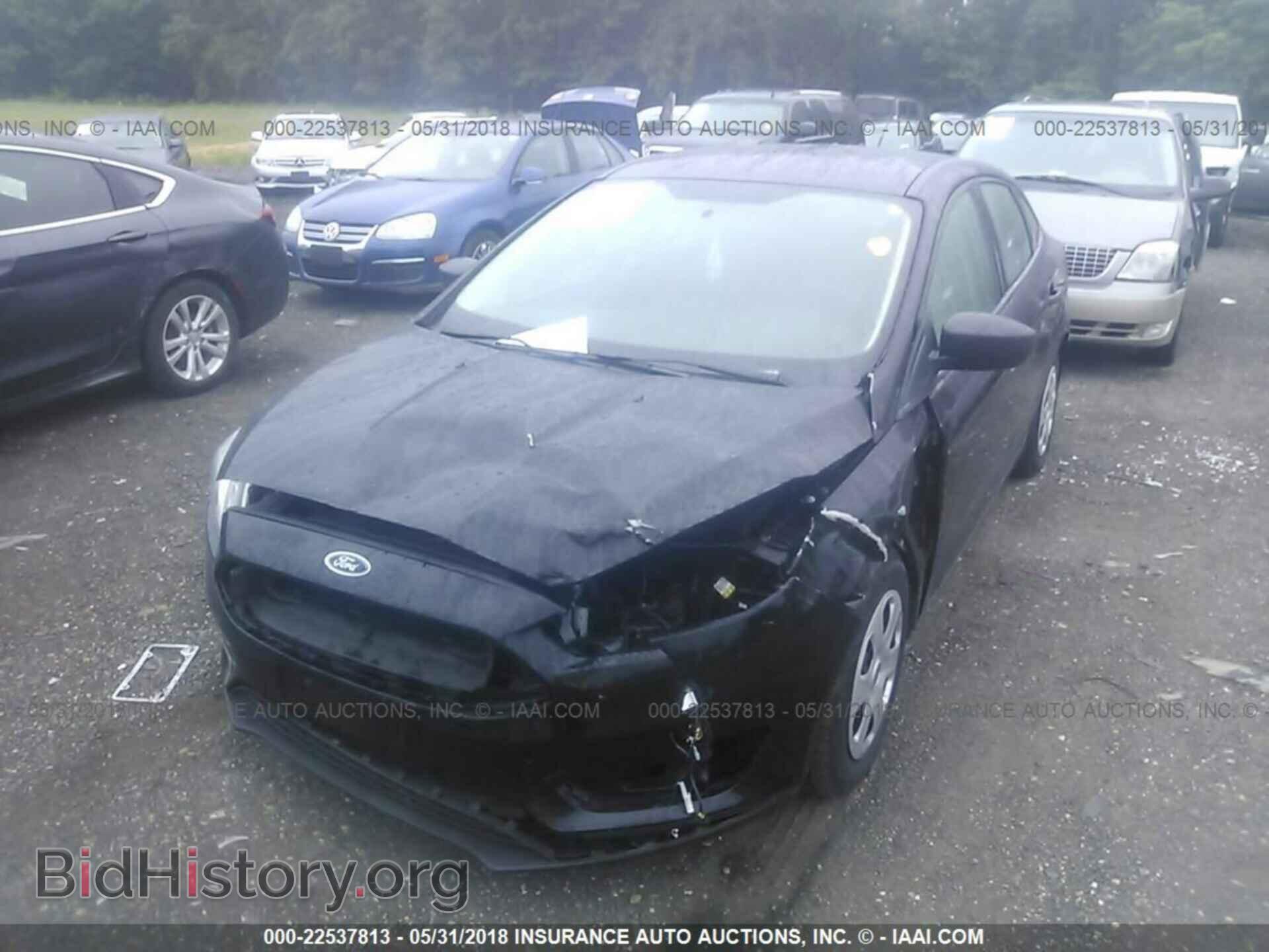 2017 Ford Focus - VIN: 1FADP3E25HL242548 - Photo 2