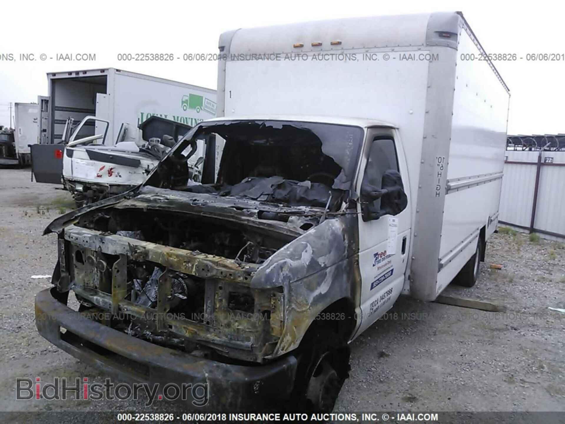 2012 Ford Econoline - VIN: 1FDWE3FS8CDA34590 - Фото 2