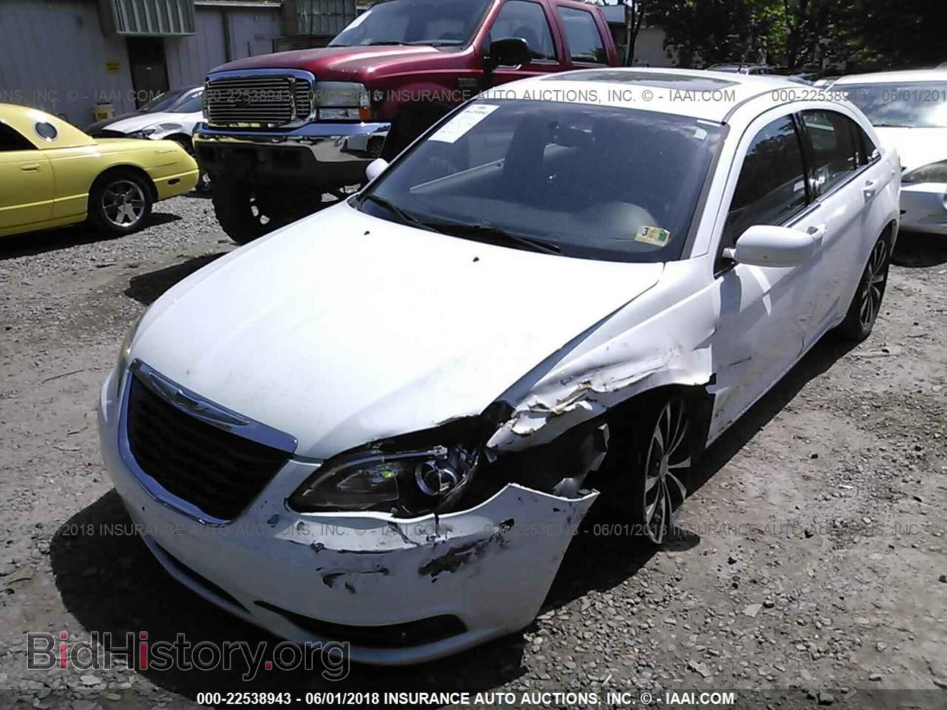 2013 Chrysler 200 - VIN: 1C3CCBBB8DN595837 - Photo 2