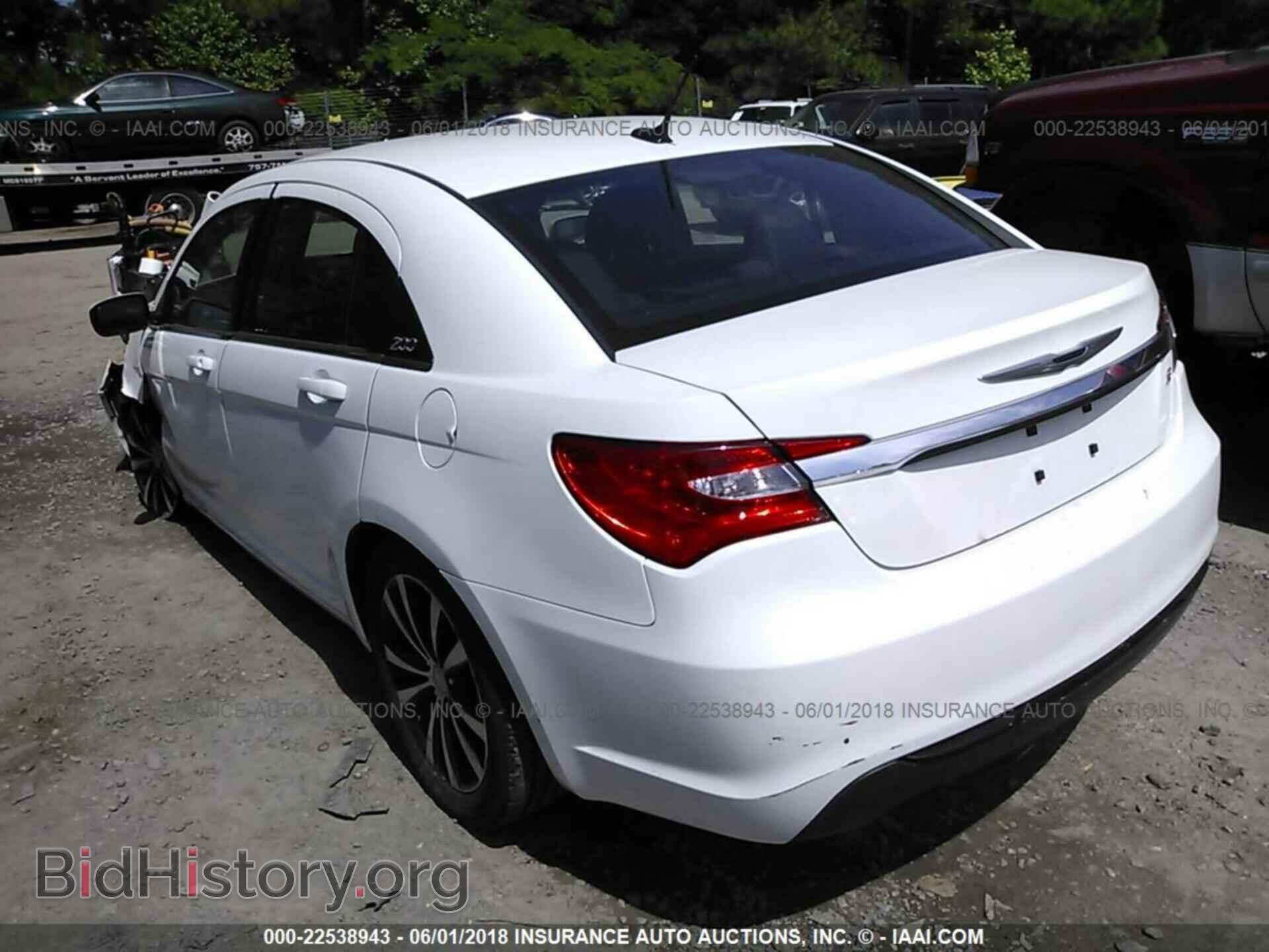 2013 Chrysler 200 - VIN: 1C3CCBBB8DN595837 - Photo 3
