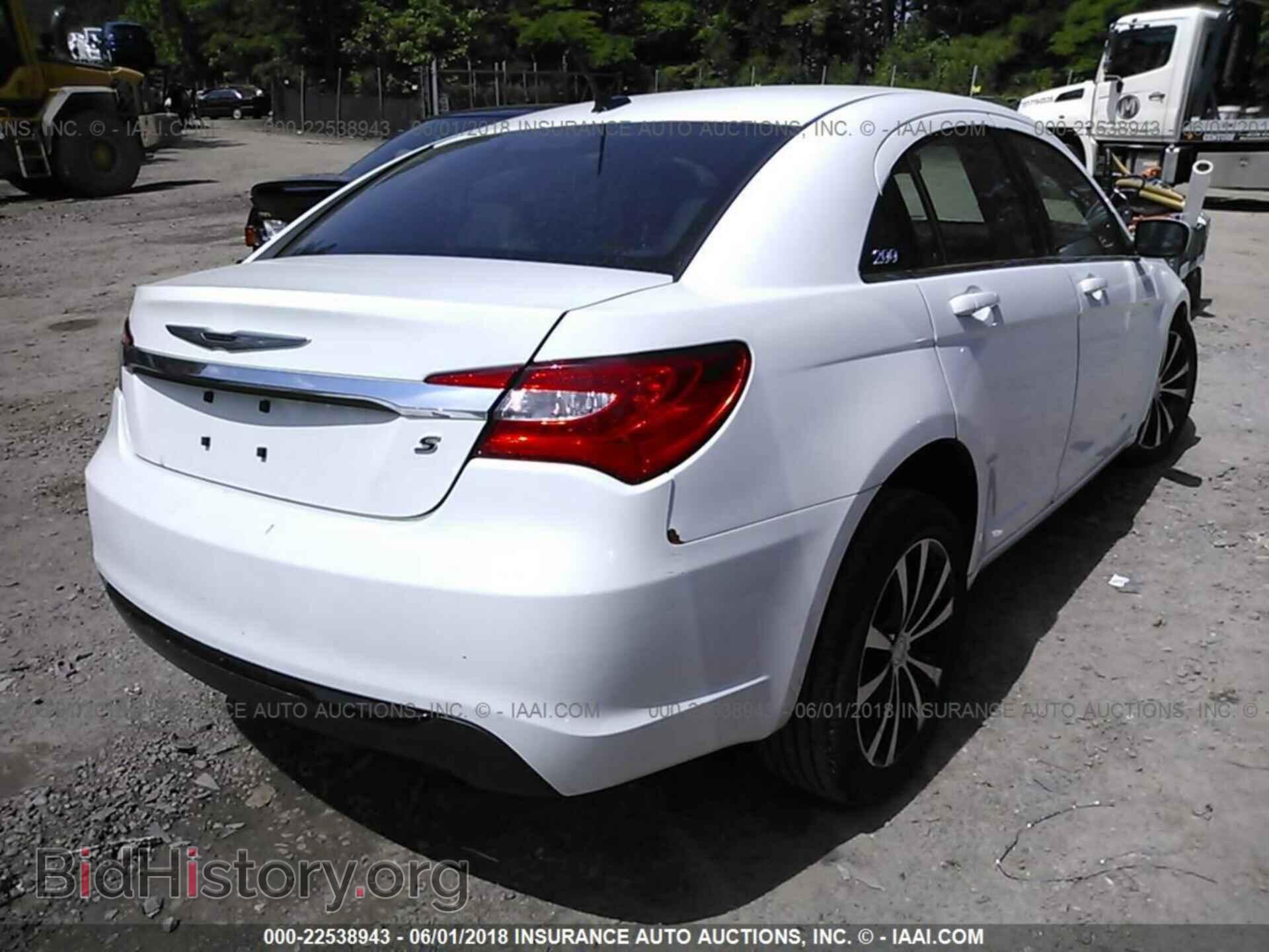 2013 Chrysler 200 - VIN: 1C3CCBBB8DN595837 - Photo 4