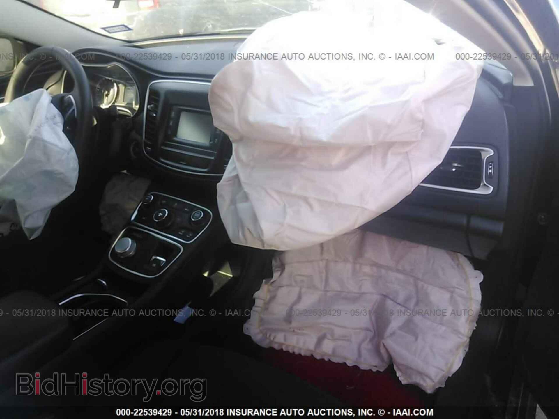 2016 Chrysler 200 - VIN: 1C3CCCAB2GN119045 - Photo 5