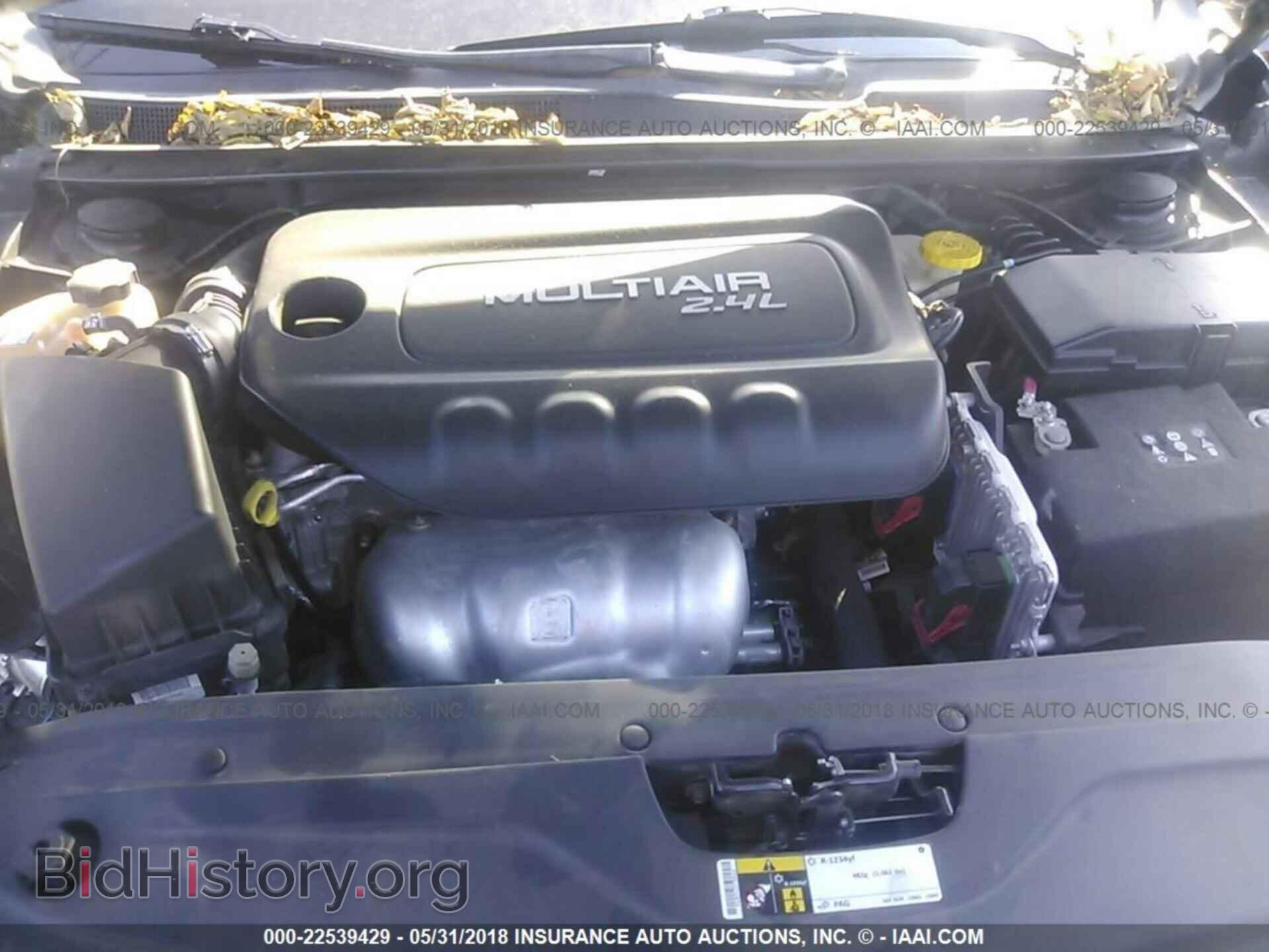 2016 Chrysler 200 - VIN: 1C3CCCAB2GN119045 - Photo 10