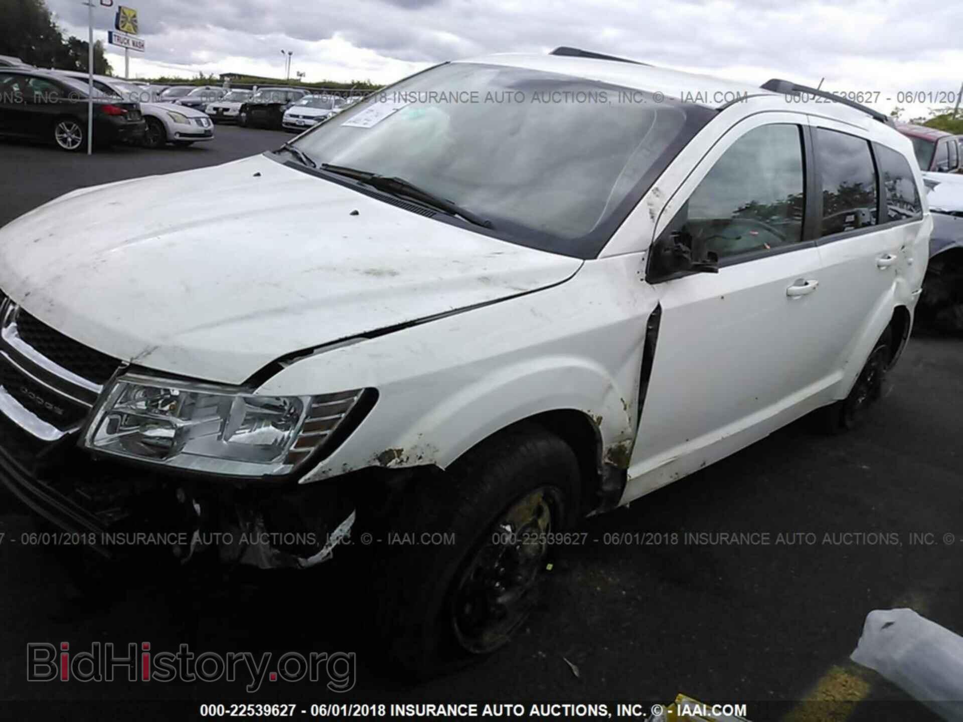 2018 Dodge Journey - VIN: 3C4PDCAB9JT242665 - Фото 2