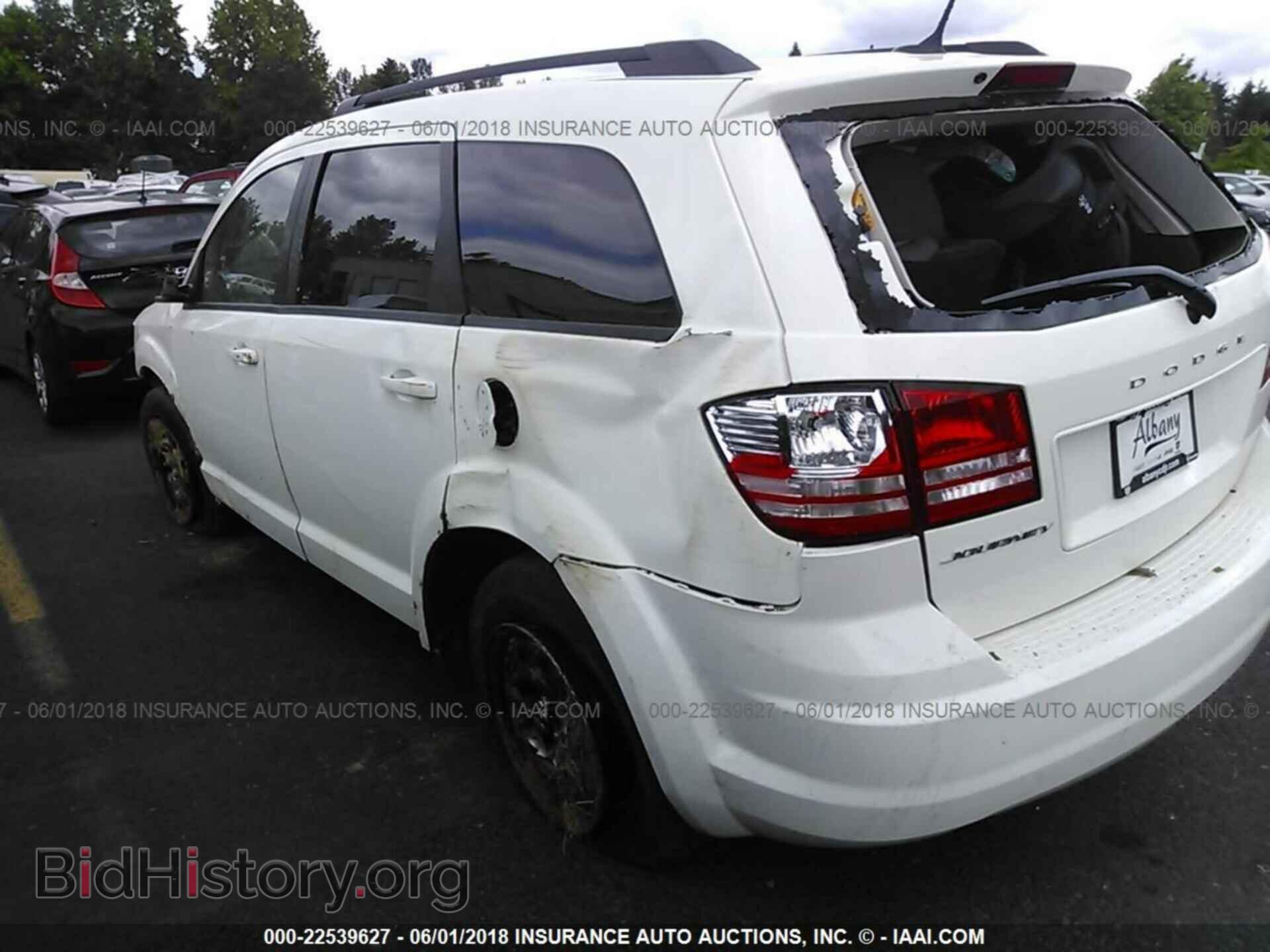 2018 Dodge Journey - VIN: 3C4PDCAB9JT242665 - Фото 3