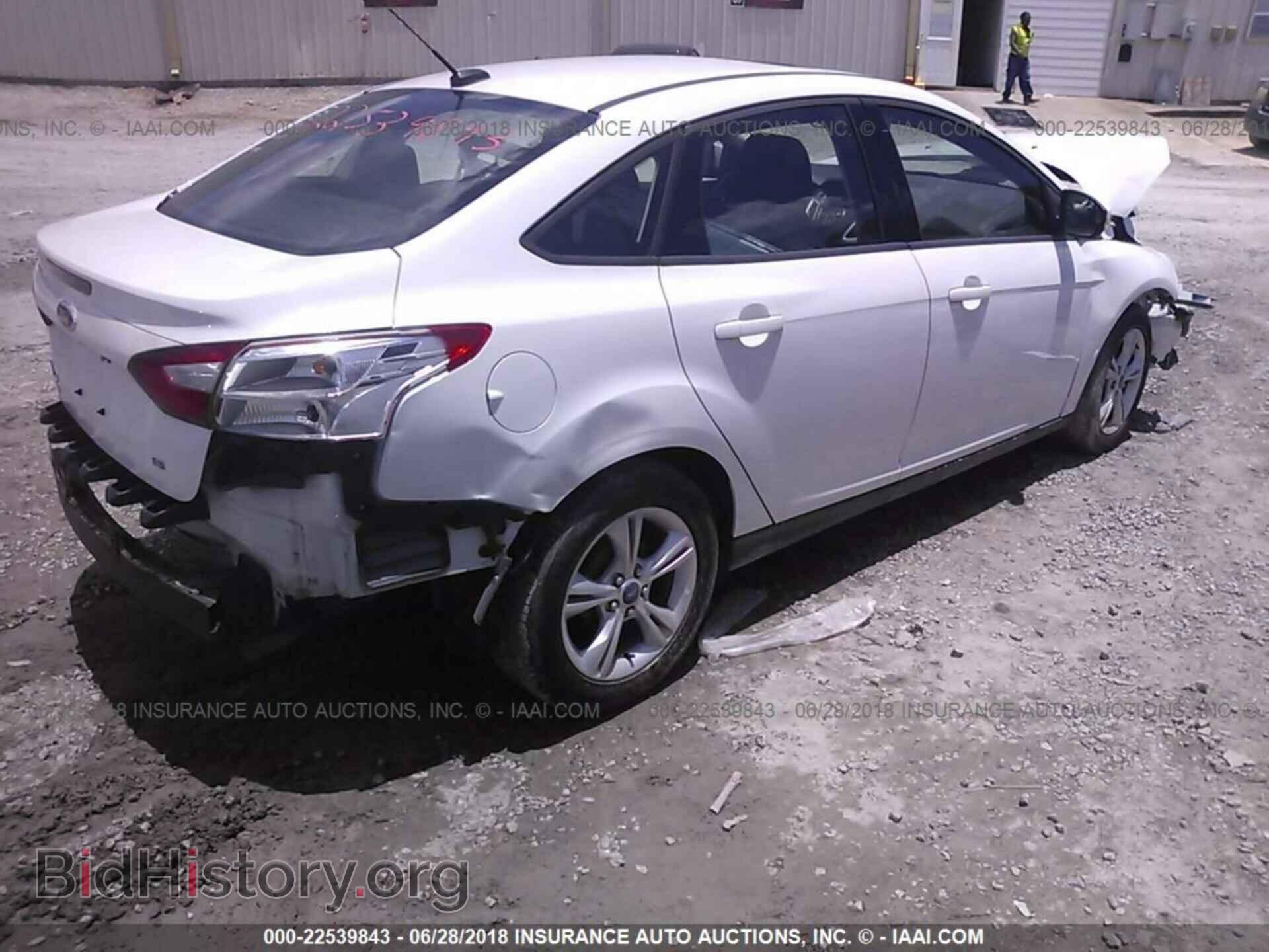 2013 Ford Focus - VIN: 1FADP3F20DL117854 - Photo 4