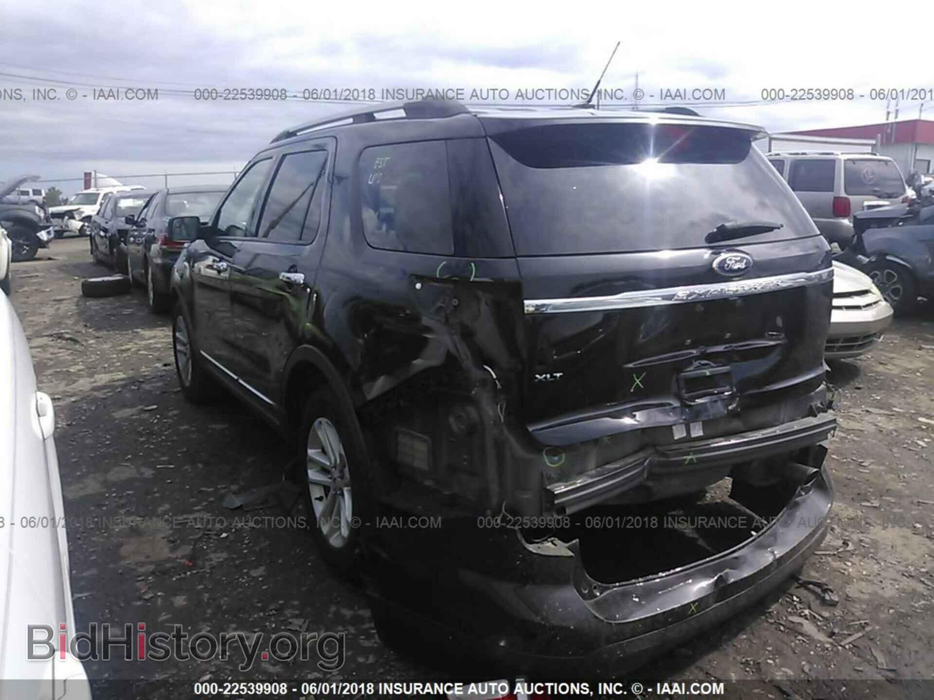 2011 Ford Explorer - VIN: 1FMHK7D88BGA67747 - Фото 3