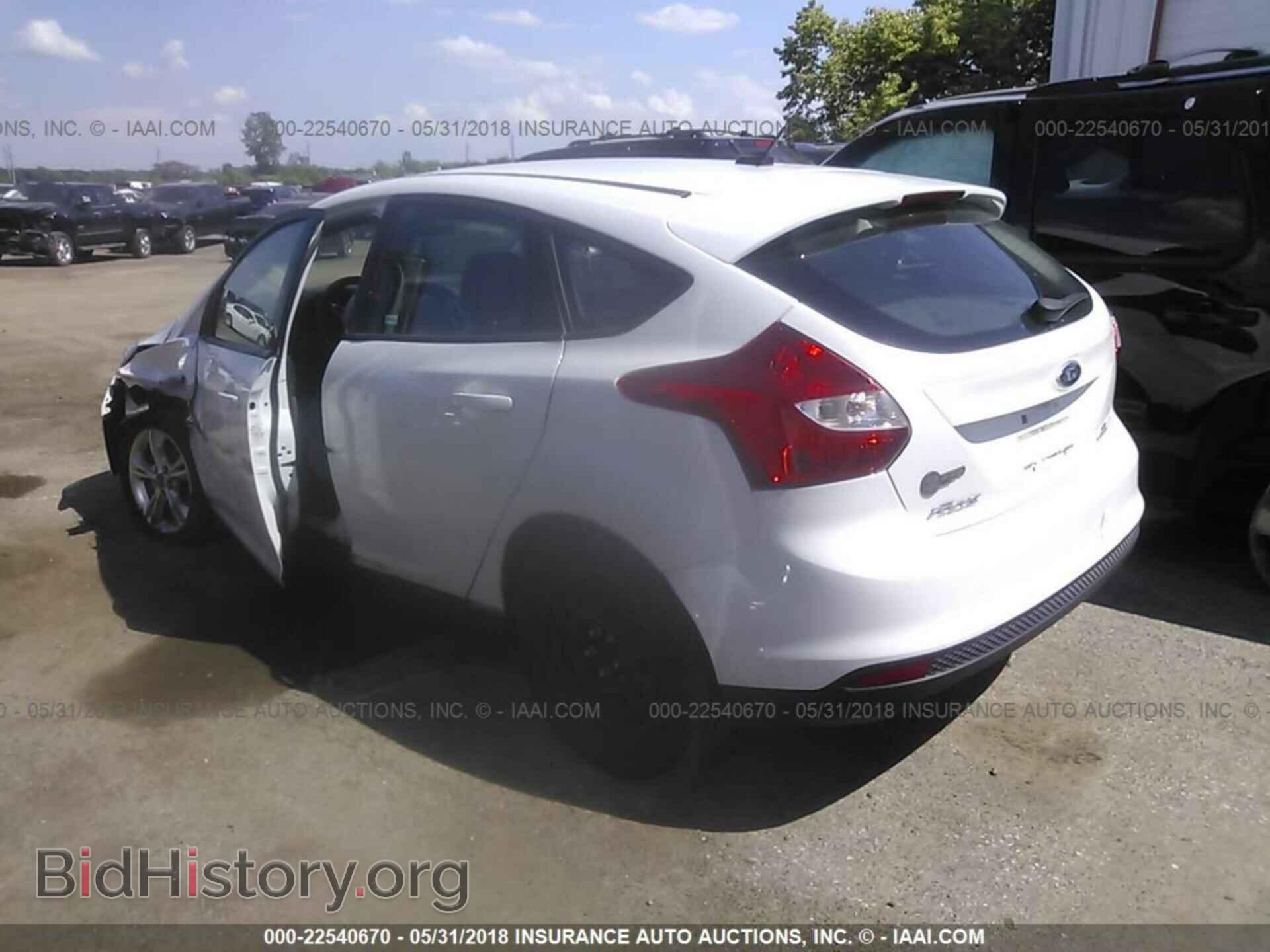 2014 Ford Focus - VIN: 1FADP3K25EL393003 - Photo 3