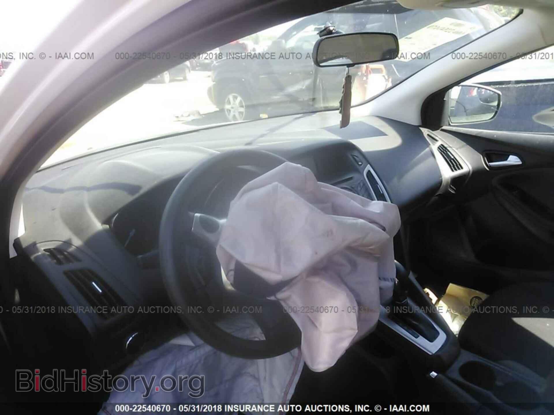 2014 Ford Focus - VIN: 1FADP3K25EL393003 - Photo 5