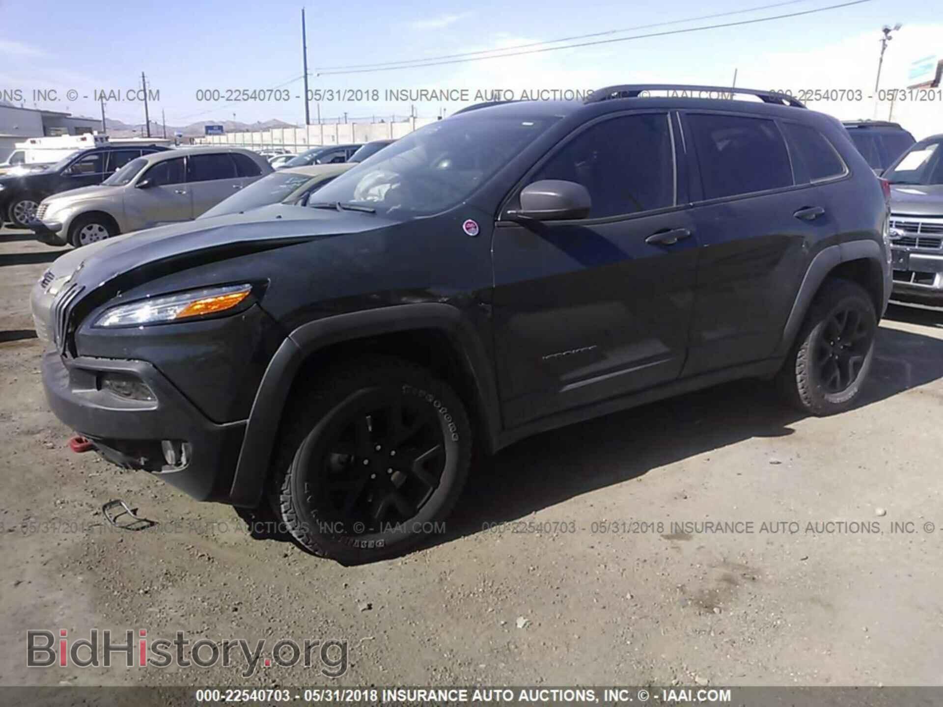 2017 Jeep Cherokee - VIN: 1C4PJMBS6HW537577 - Photo 2