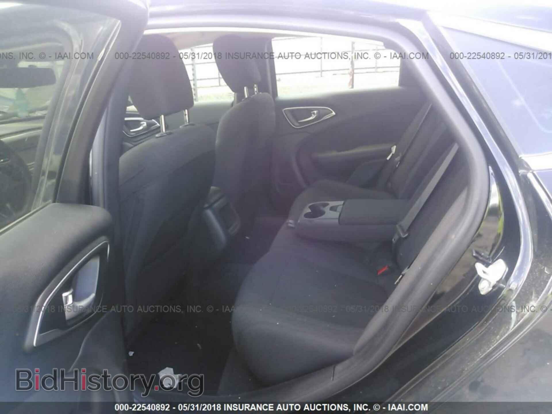 2016 Chrysler 200 - VIN: 1C3CCCFB3GN196676 - Photo 8