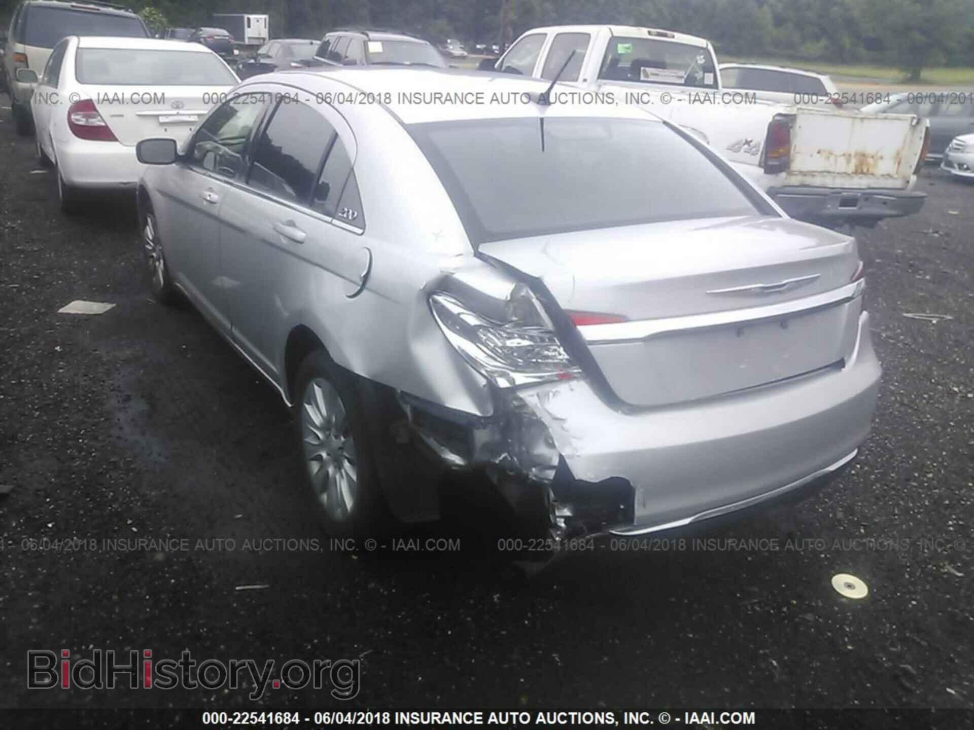 2012 Chrysler 200 - VIN: 1C3CCBBB8CN104570 - Фото 3