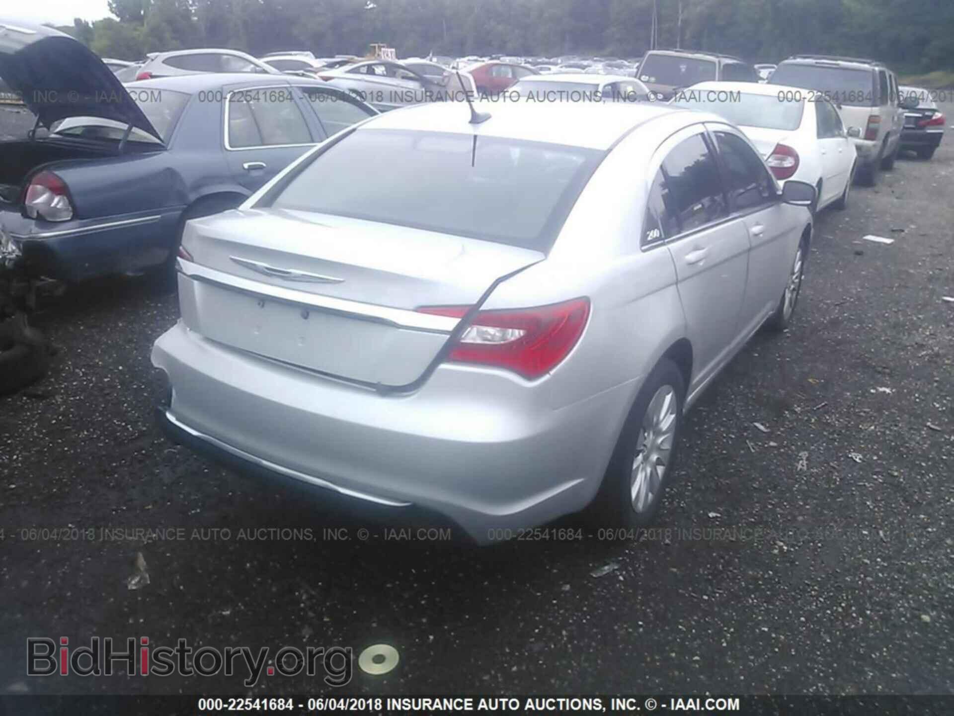 2012 Chrysler 200 - VIN: 1C3CCBBB8CN104570 - Фото 4