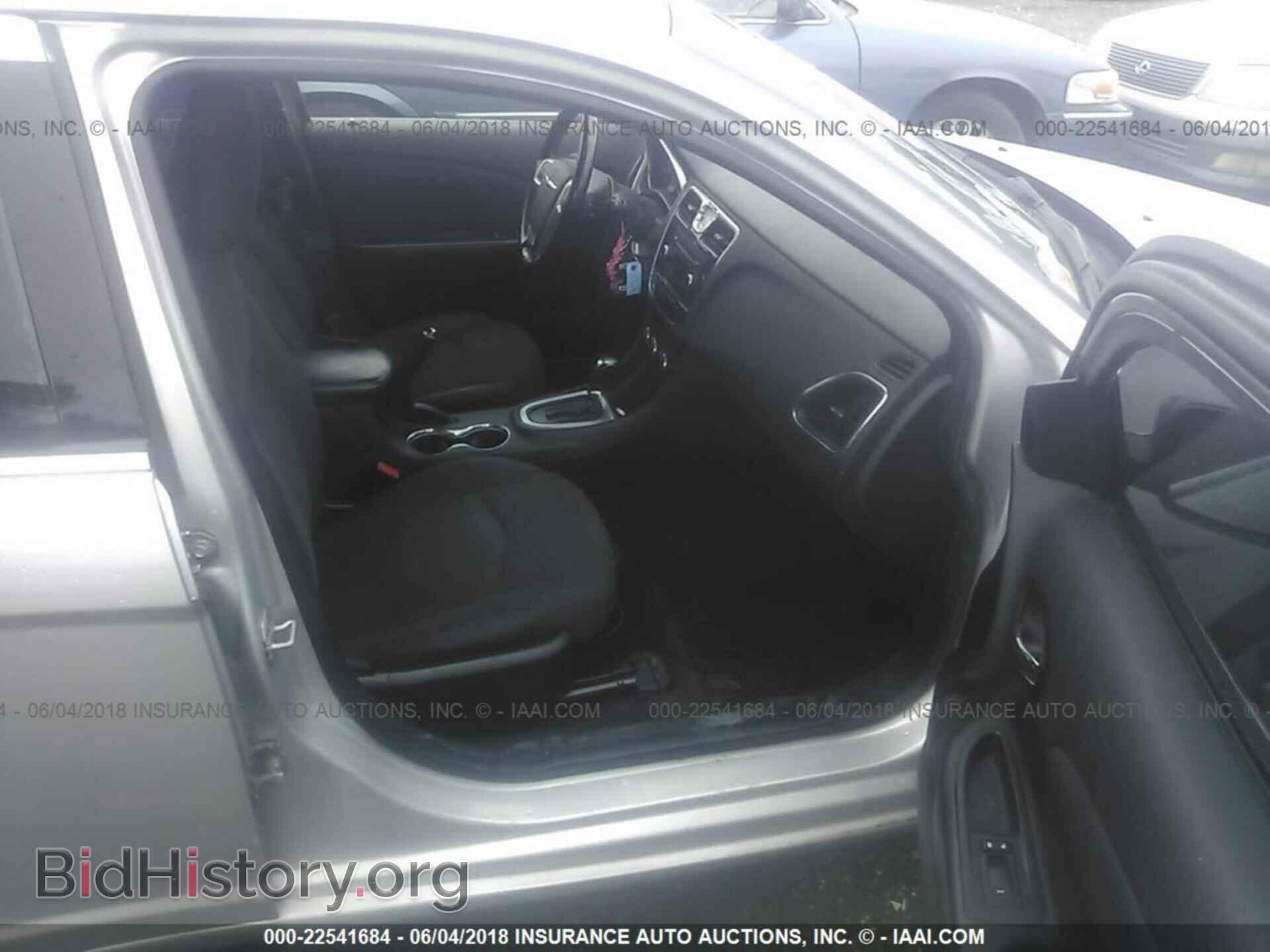 2012 Chrysler 200 - VIN: 1C3CCBBB8CN104570 - Фото 5