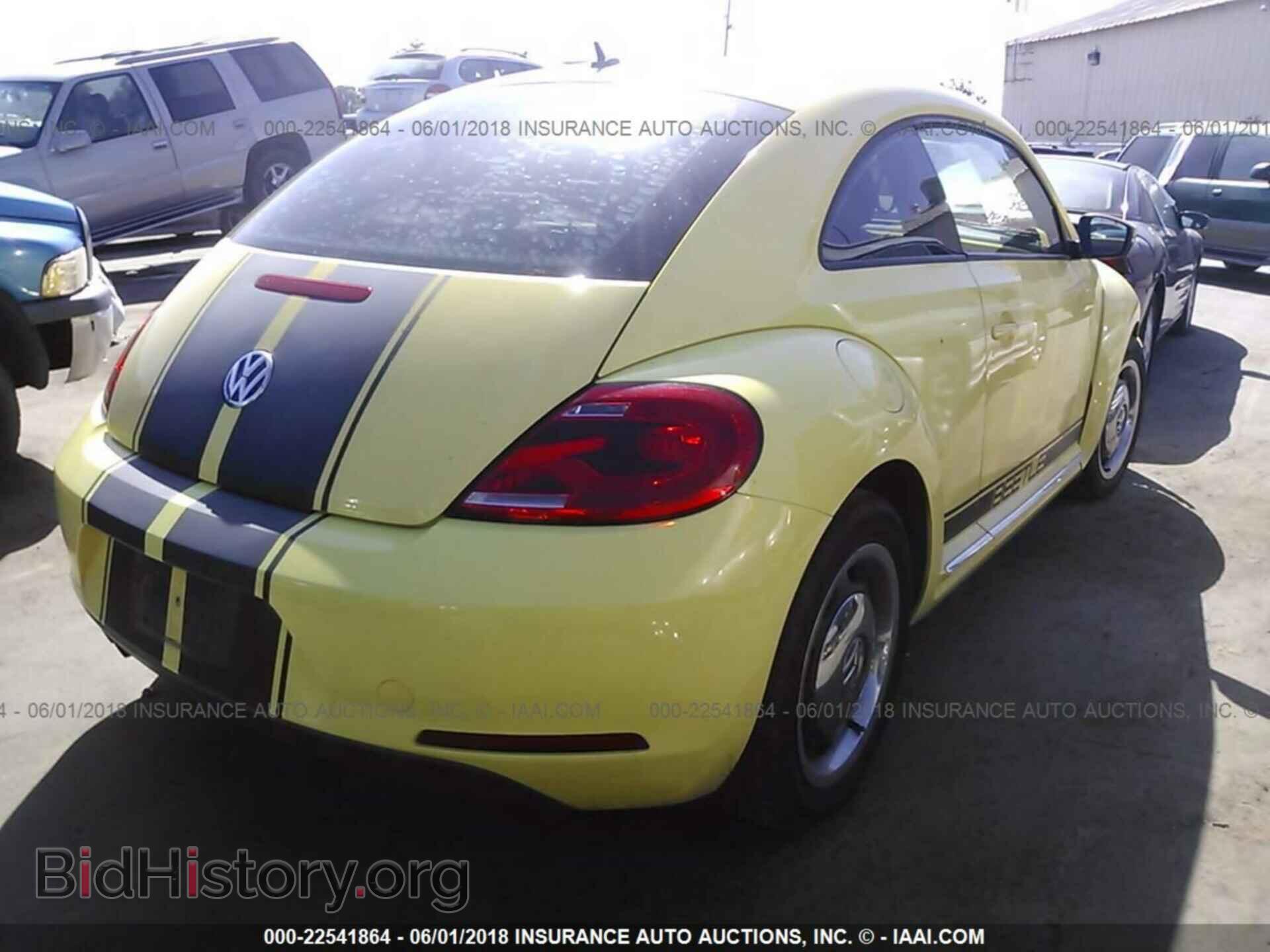 2012 Volkswagen Beetle - VIN: 3VWJP7AT6CM602739 - Фото 4