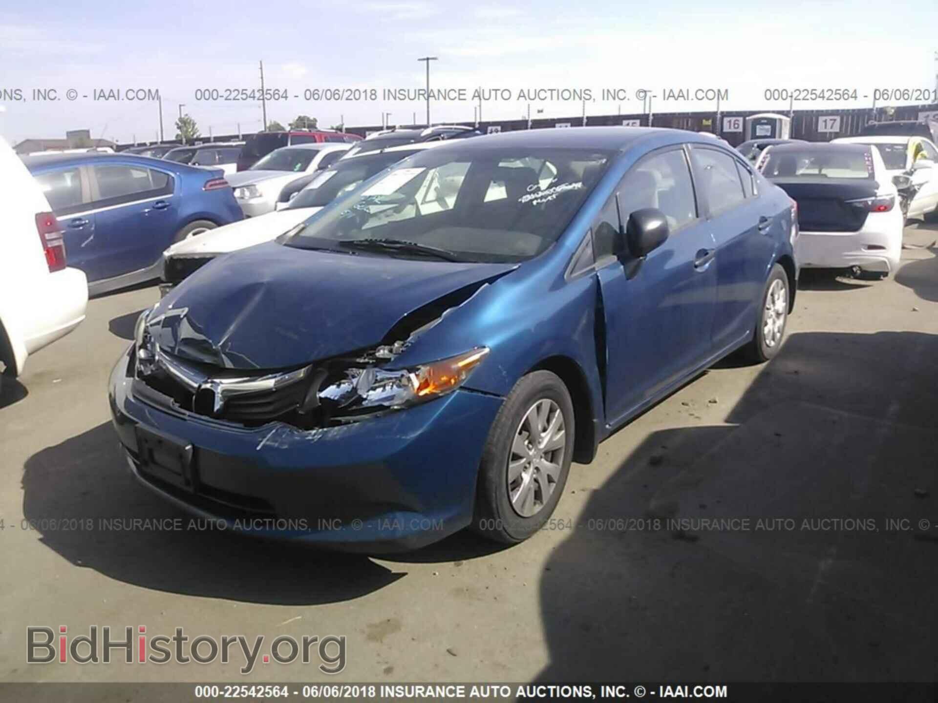 2012 Honda Civic - VIN: 2HGFB2F28CH502586 - Photo 2