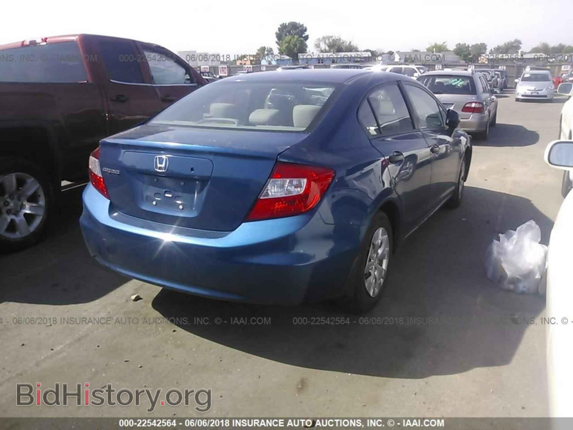 2012 Honda Civic - VIN: 2HGFB2F28CH502586 - Photo 4