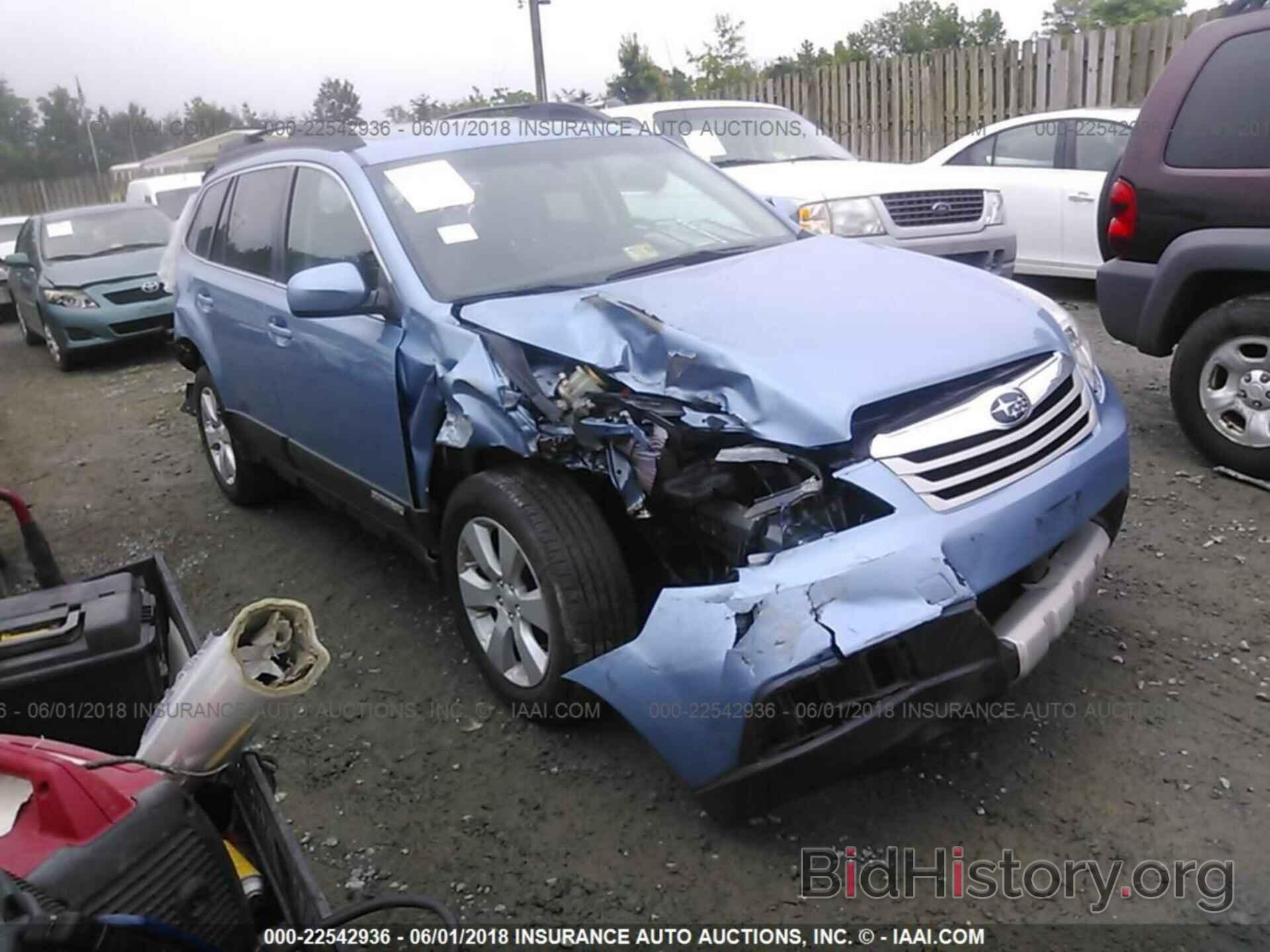 Photo 4S4BRBKC4B3329749 - Subaru Outback 2011