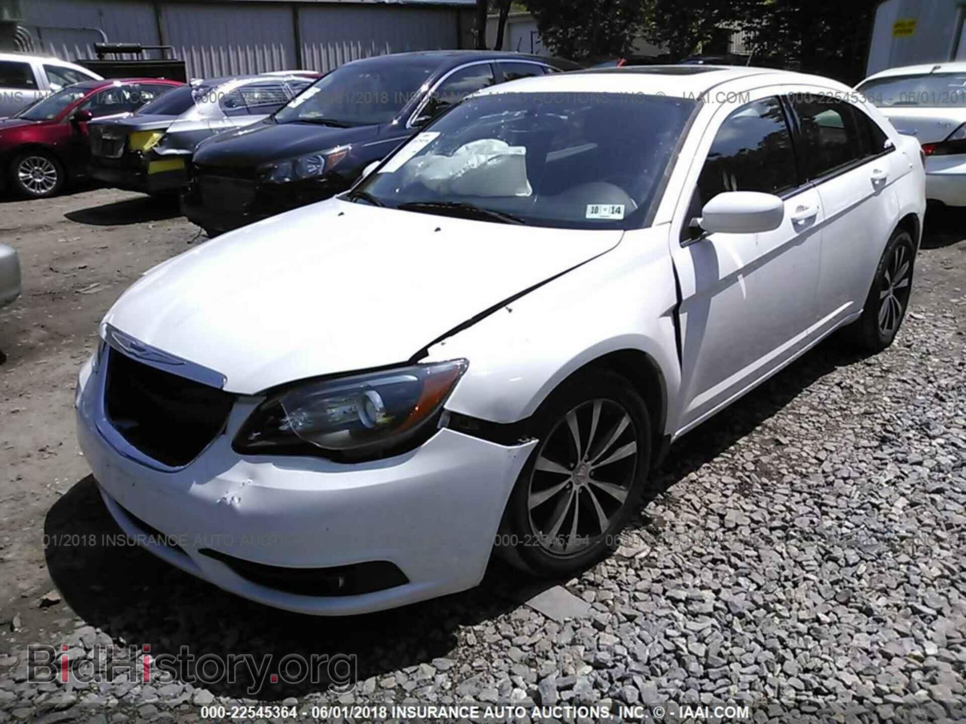 2013 Chrysler 200 - VIN: 1C3CCBBB6DN598056 - Photo 2