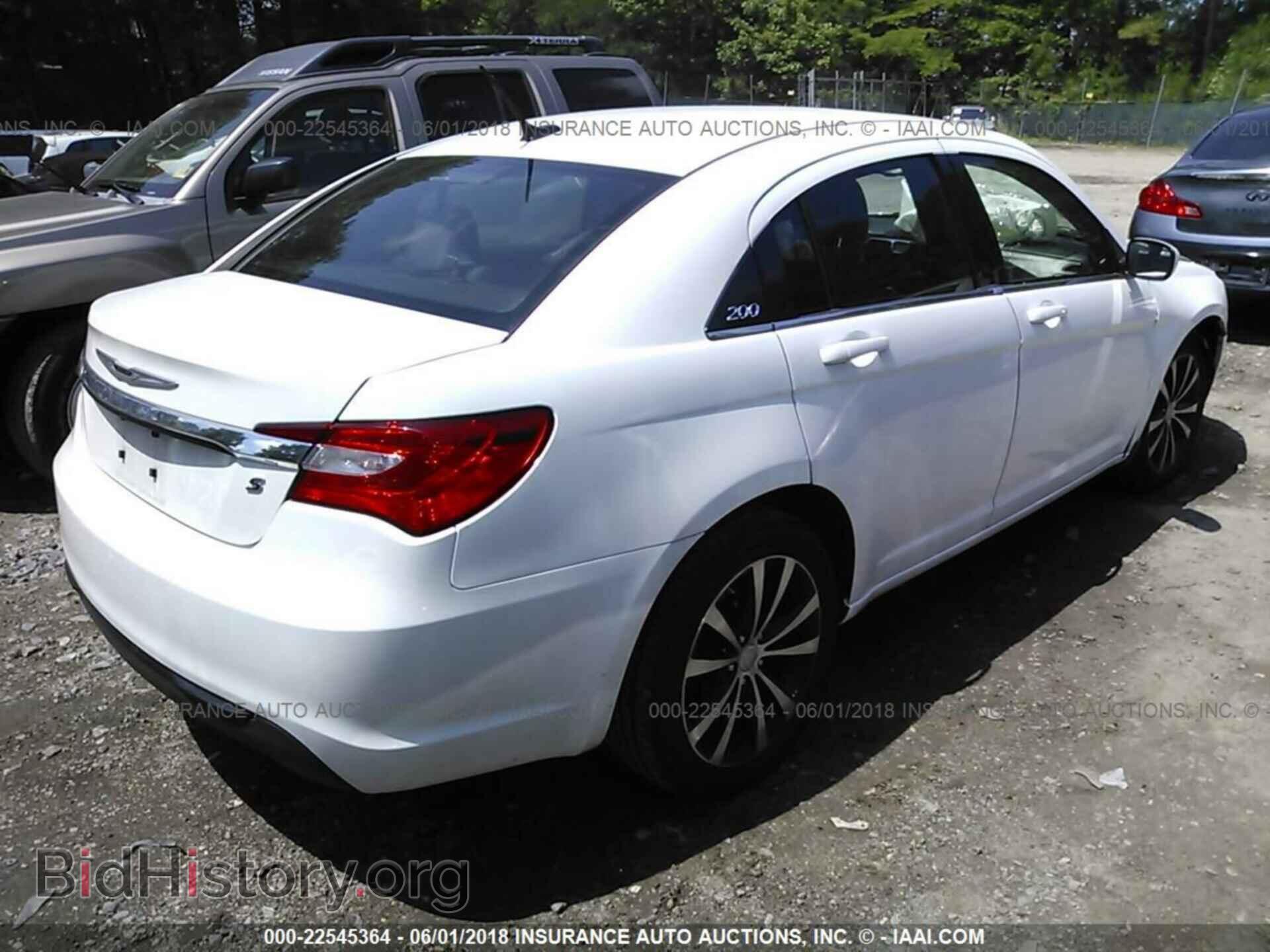 2013 Chrysler 200 - VIN: 1C3CCBBB6DN598056 - Photo 4