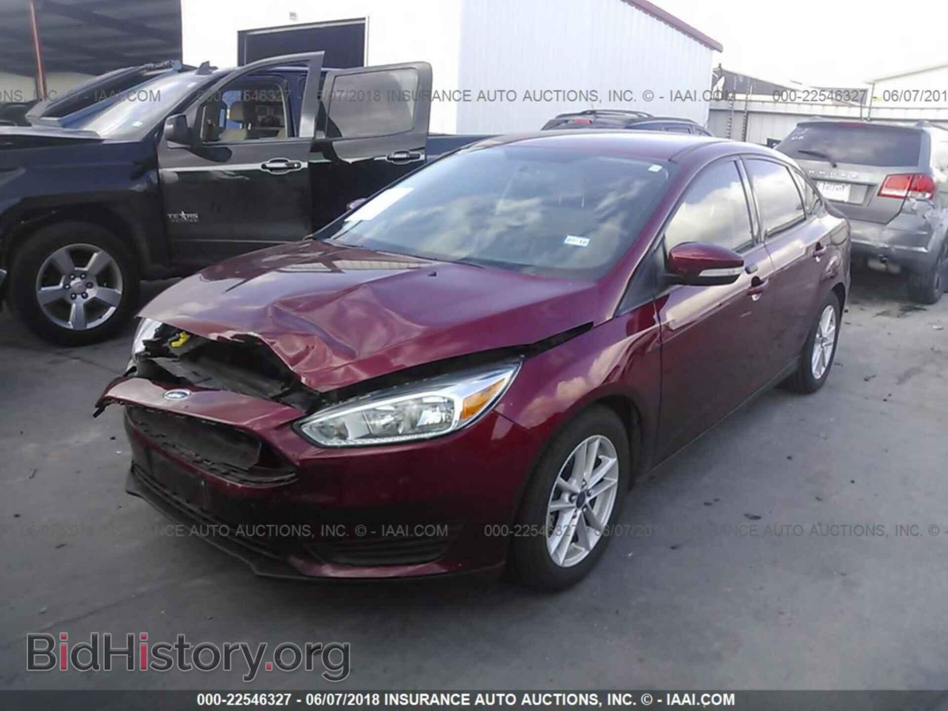 2015 Ford Focus - VIN: 1FADP3F29FL340820 - Photo 2