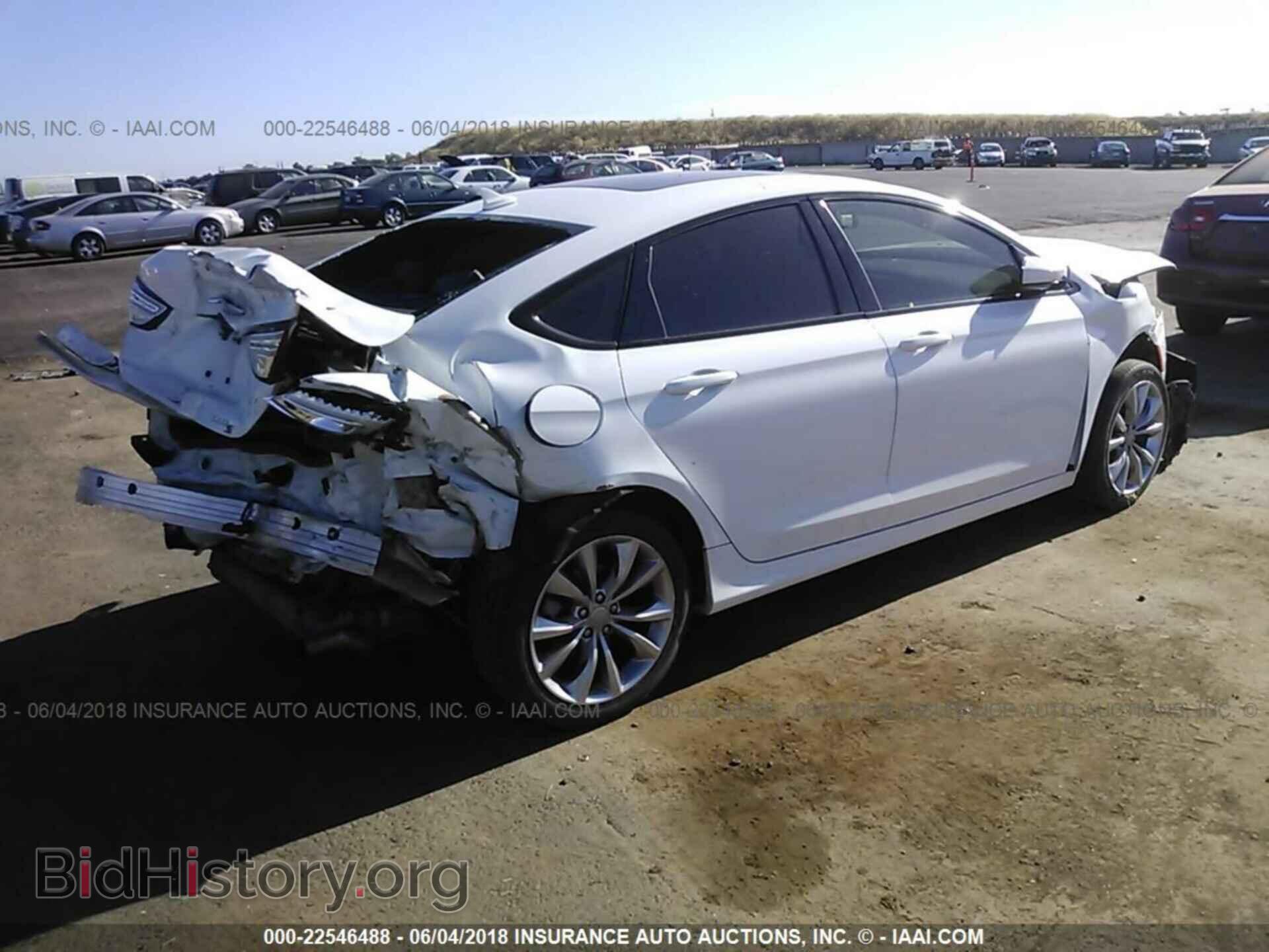 2015 Chrysler 200 - VIN: 1C3CCCBG8FN698521 - Photo 4