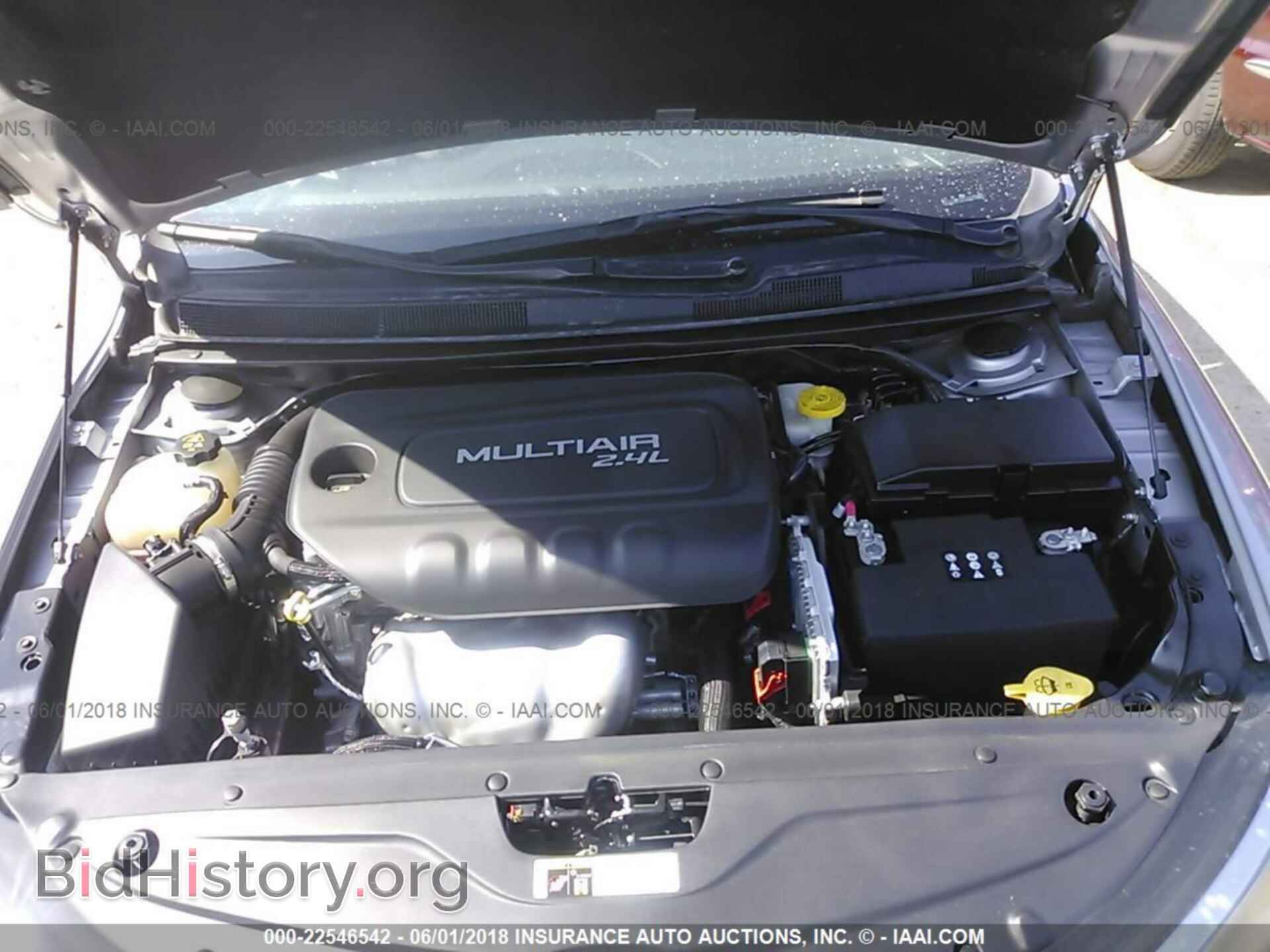 2016 Chrysler 200 - VIN: 1C3CCCAB1GN116038 - Фото 10