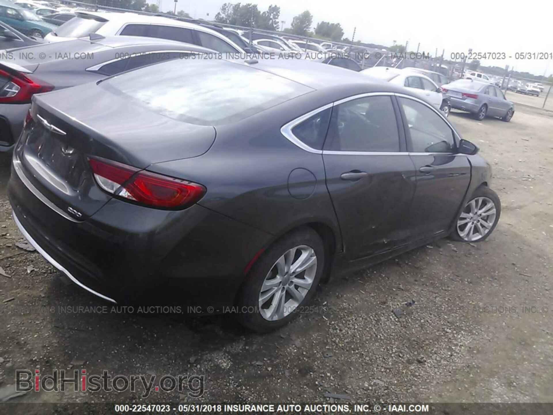 2015 Chrysler 200 - VIN: 1C3CCCAB5FN688082 - Photo 4