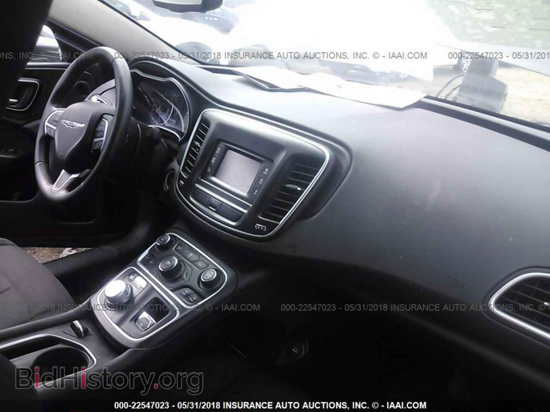 2015 Chrysler 200 - VIN: 1C3CCCAB5FN688082 - Photo 5