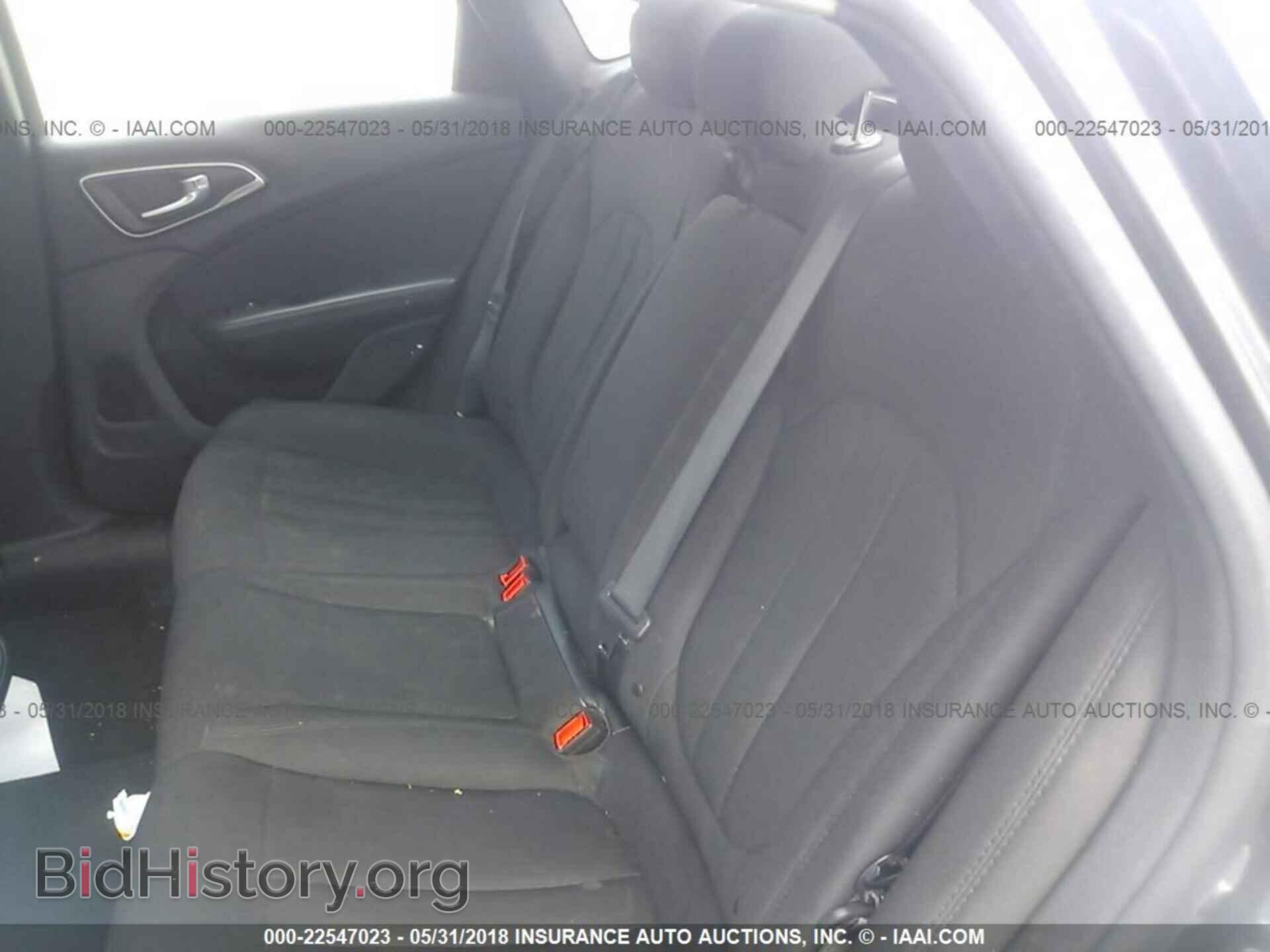 2015 Chrysler 200 - VIN: 1C3CCCAB5FN688082 - Photo 8
