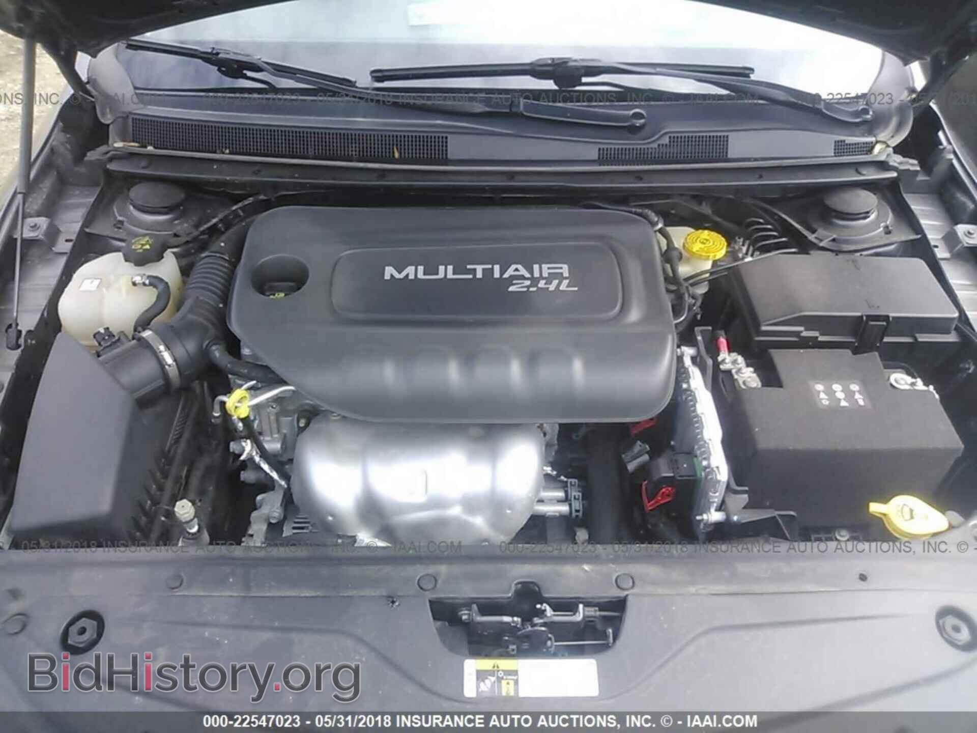 2015 Chrysler 200 - VIN: 1C3CCCAB5FN688082 - Photo 10